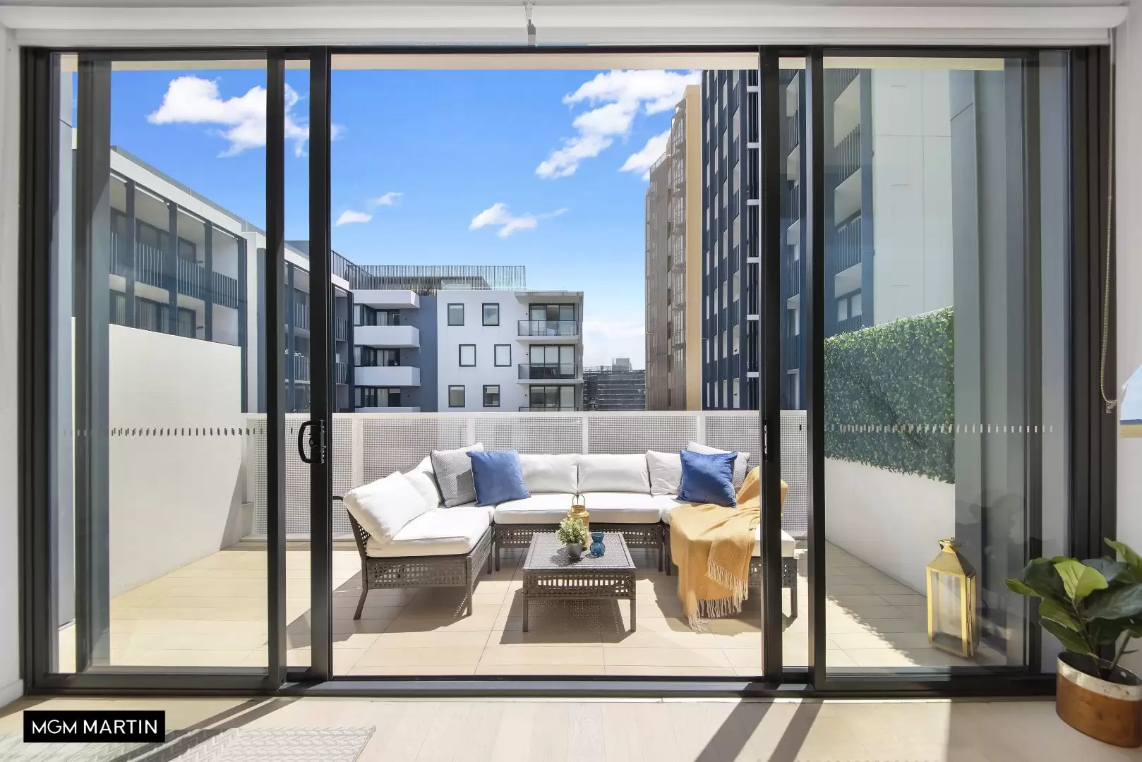 708/12 Paul Street, Zetland Leased by MGM Martin - image 1