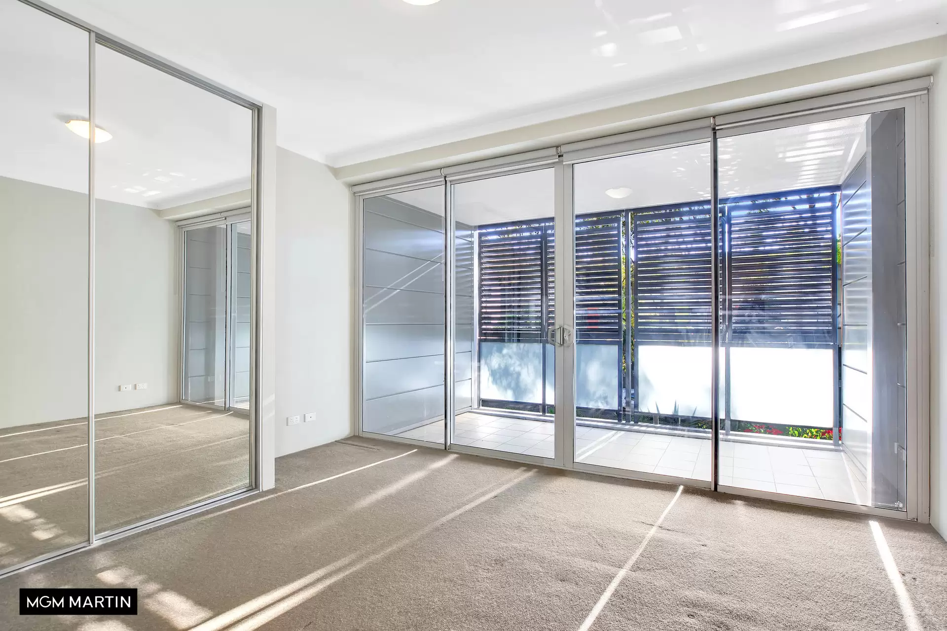 8/1 Leyland Grove, Zetland Leased by MGM Martin - image 1