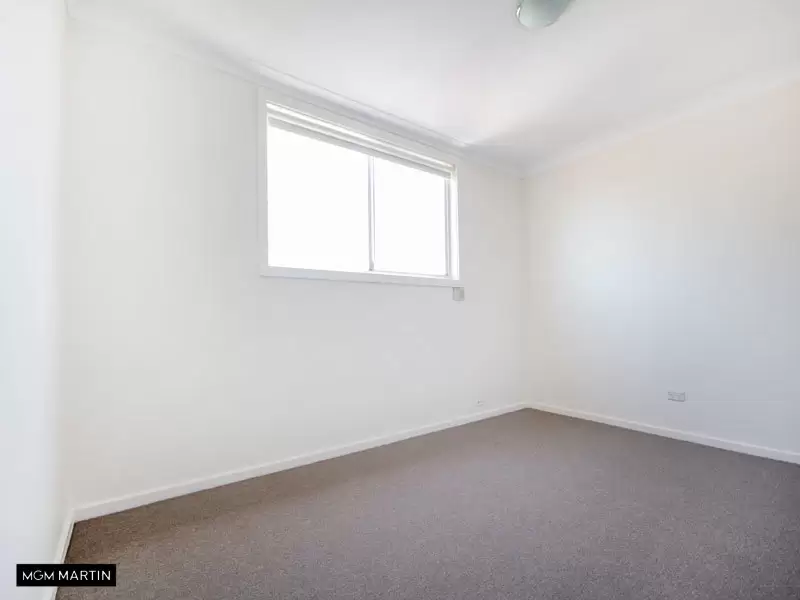 30 George Street, Eastlakes Leased by MGM Martin - image 1