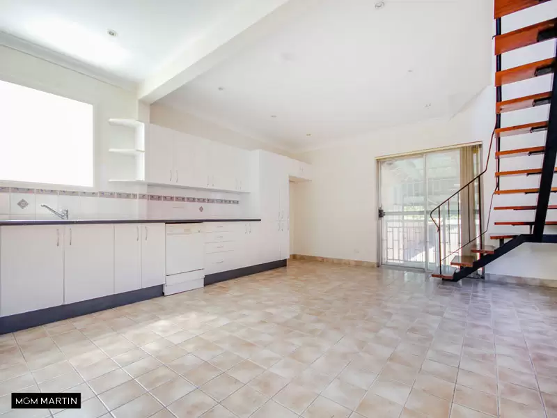 30 George Street, Eastlakes Leased by MGM Martin - image 1
