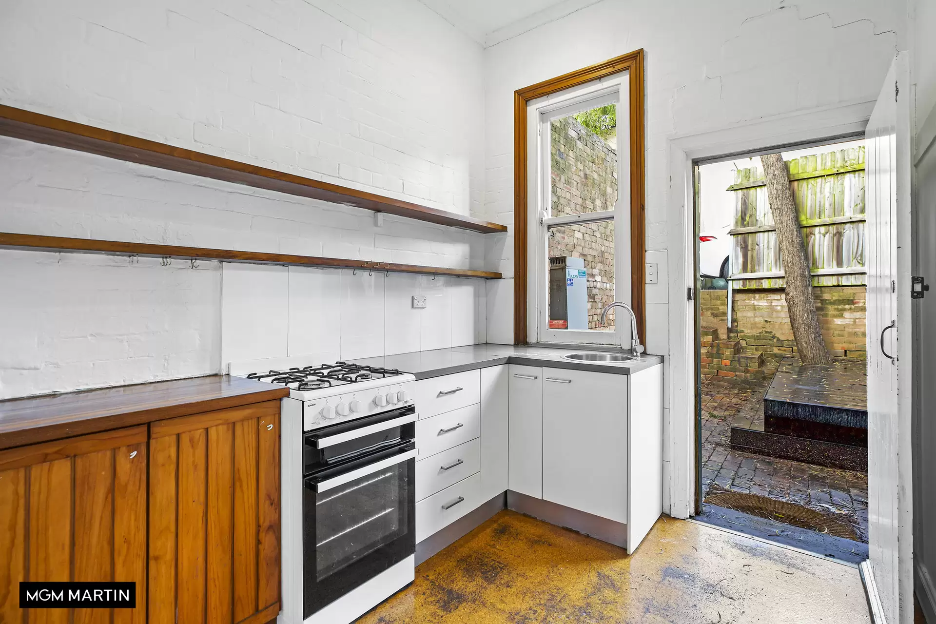 76 Jarrett Street, Leichhardt Leased by MGM Martin - image 1