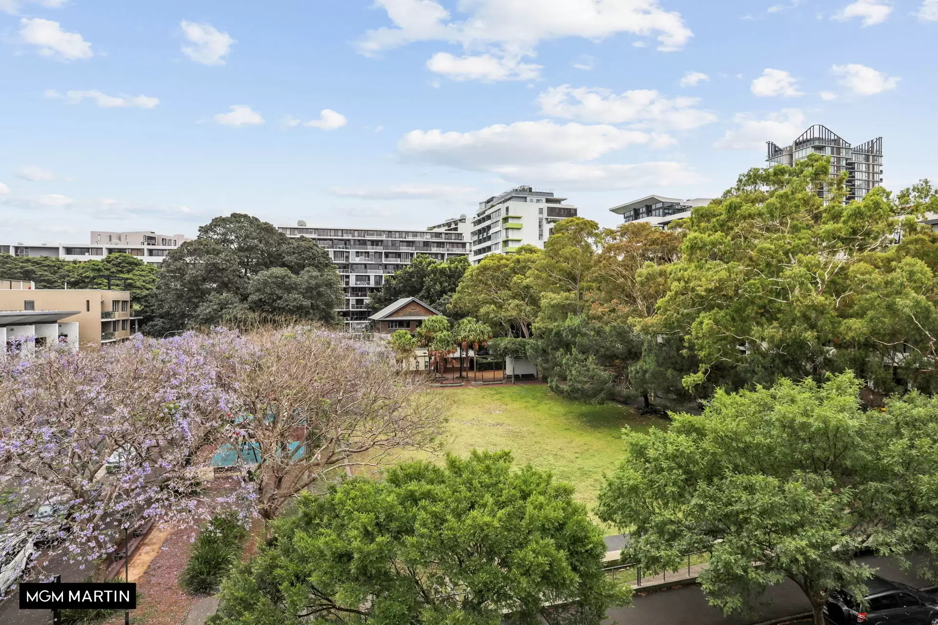 15/4 Grandstand Parade, Zetland Leased by MGM Martin - image 1