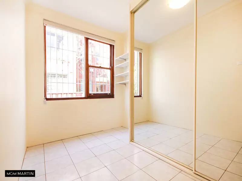 2/289 Gardeners Road, Eastlakes Leased by MGM Martin - image 1