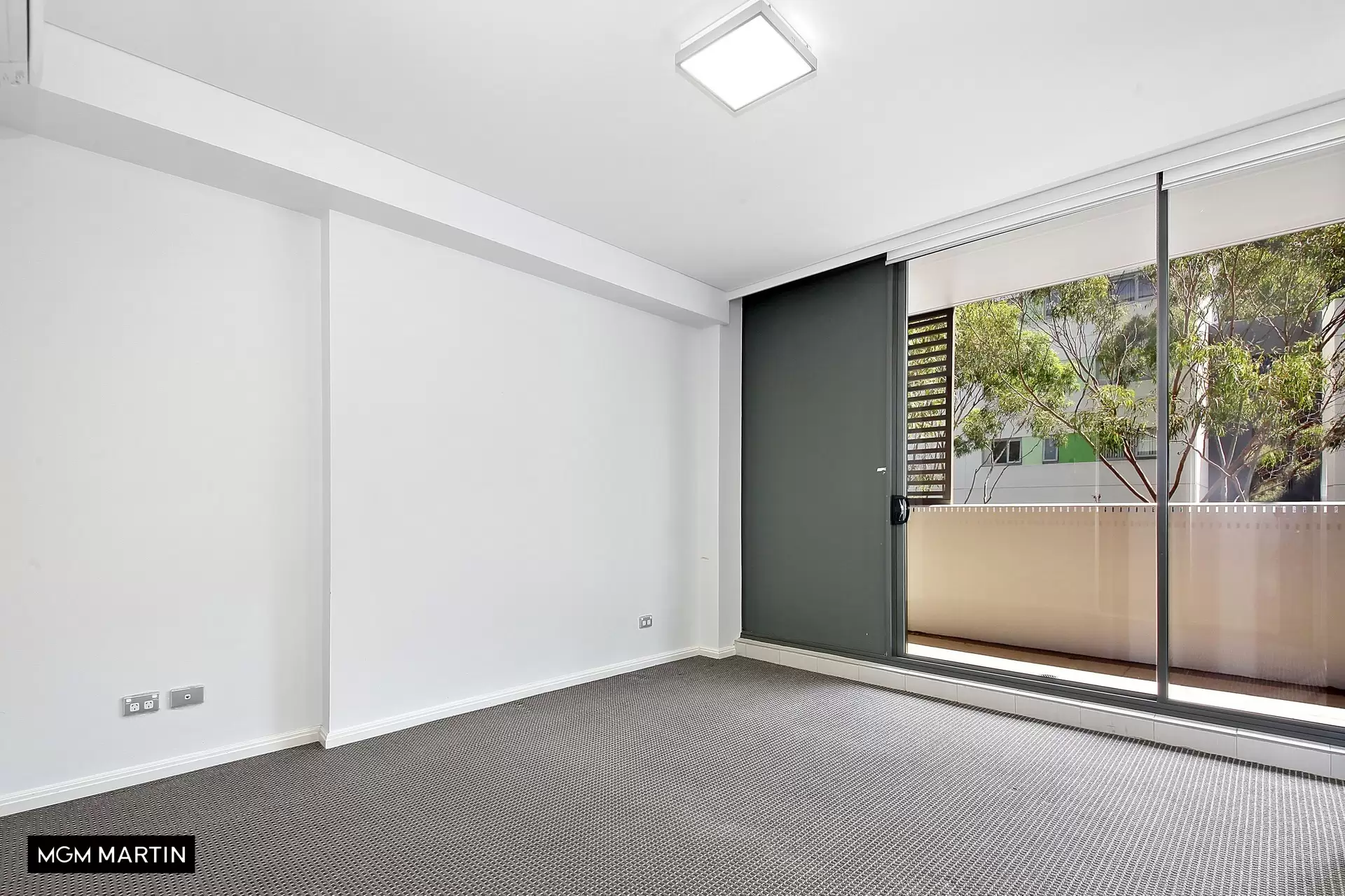 325/5 Defries Avenue, Zetland Leased by MGM Martin - image 1