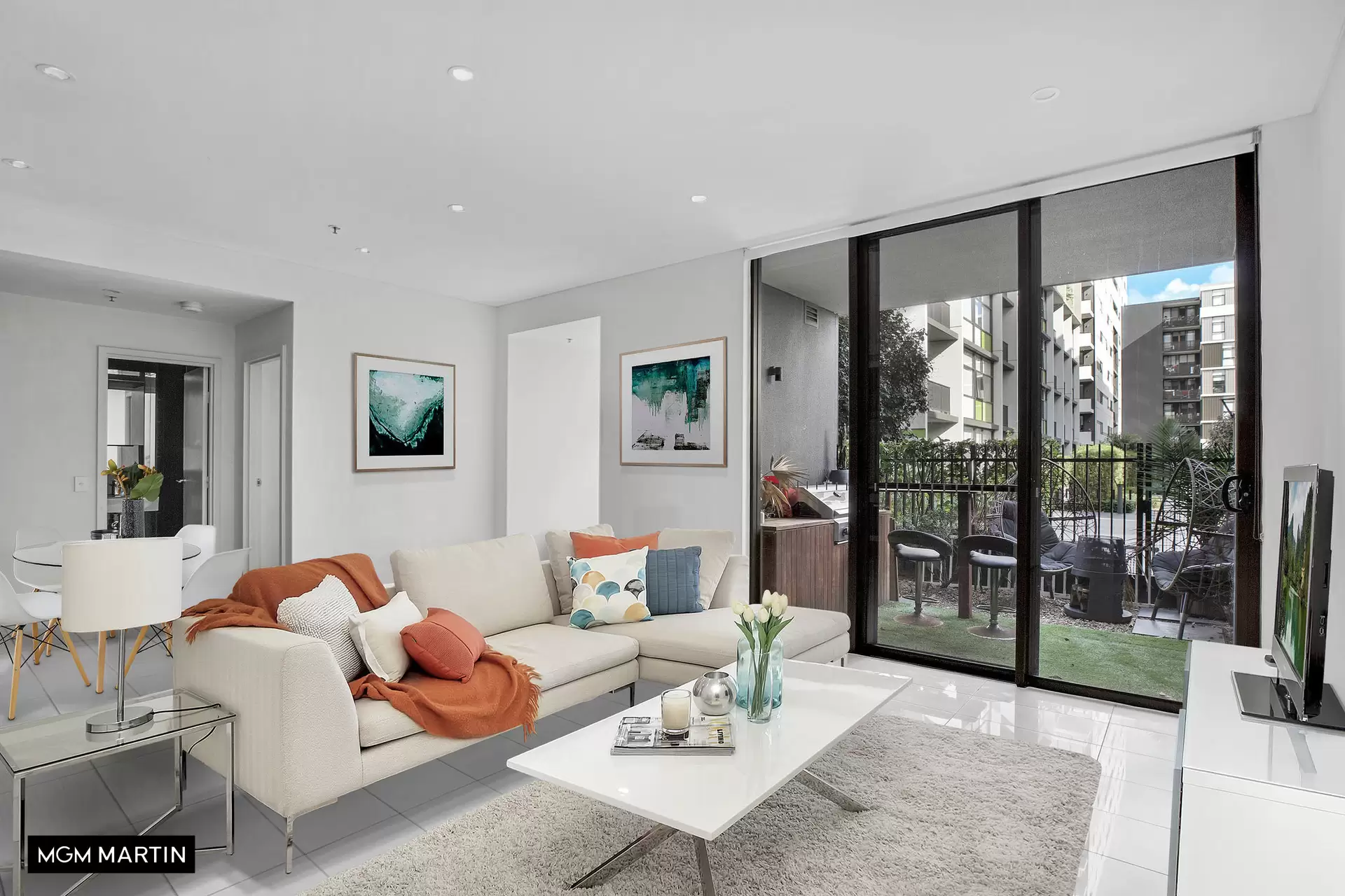 224/1 Hutchinson Walk, Zetland Leased by MGM Martin - image 1