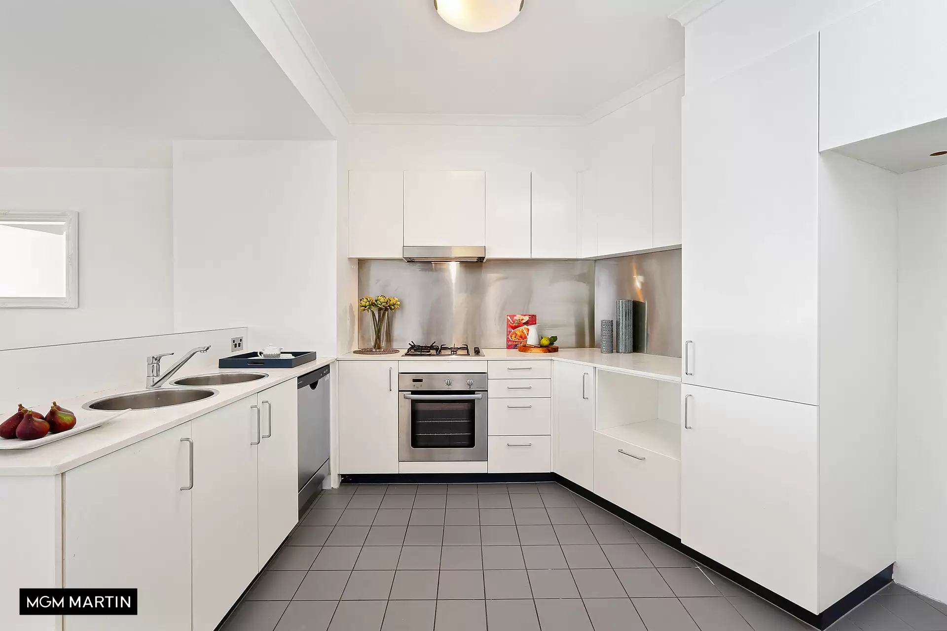 17/28 Gadigal Avenue, Zetland Leased by MGM Martin - image 1
