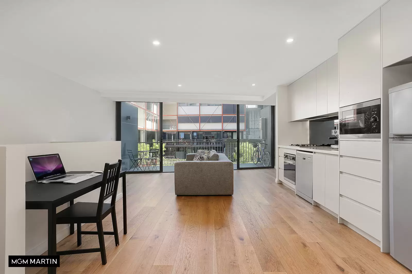 27/6 Wolseley Grove, Zetland Leased by MGM Martin - image 1