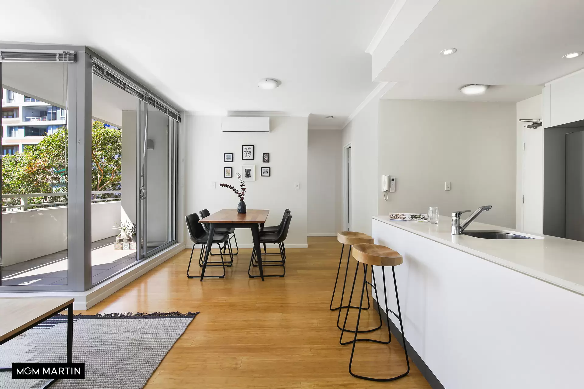 6/1 Defries Avenue, Zetland Leased by MGM Martin - image 1