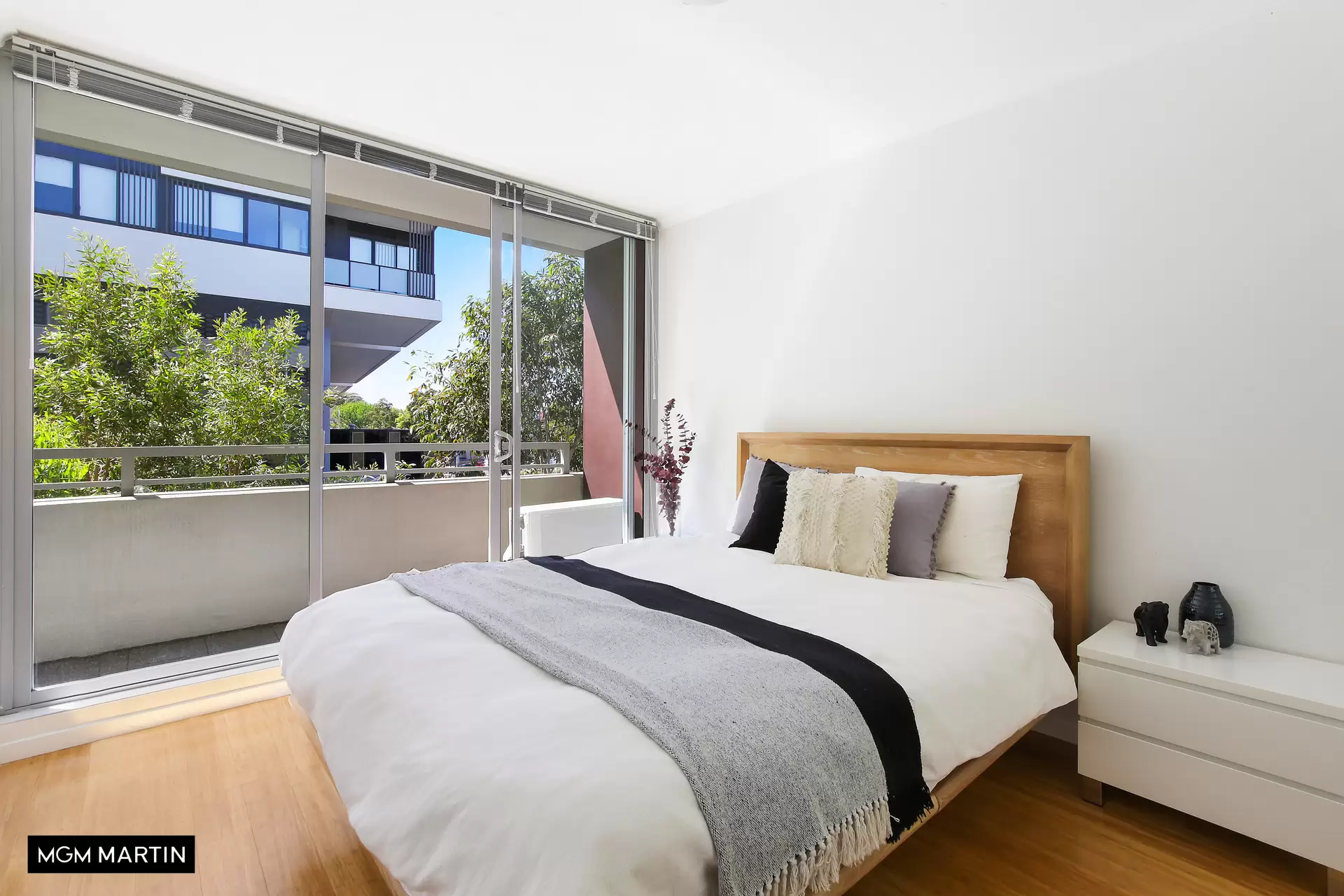 6/1 Defries Avenue, Zetland Leased by MGM Martin - image 1
