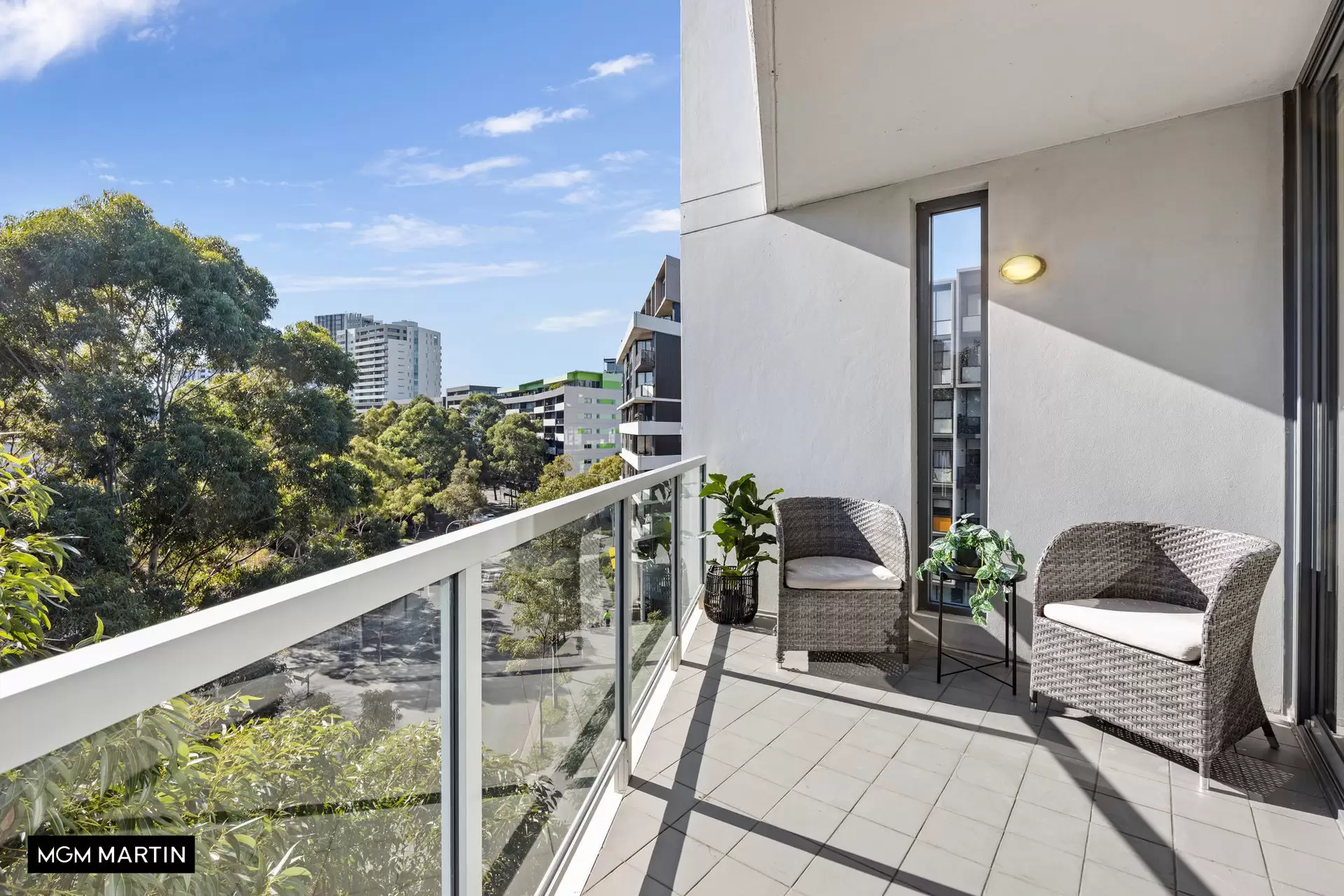 32/28 Gadigal Avenue, Zetland Leased by MGM Martin - image 1