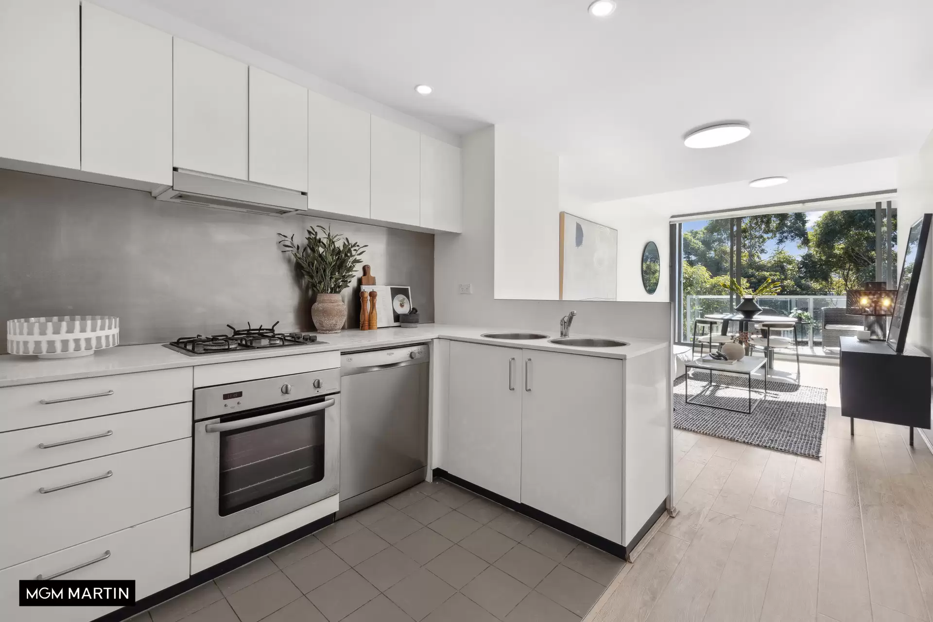 32/28 Gadigal Avenue, Zetland Leased by MGM Martin - image 1