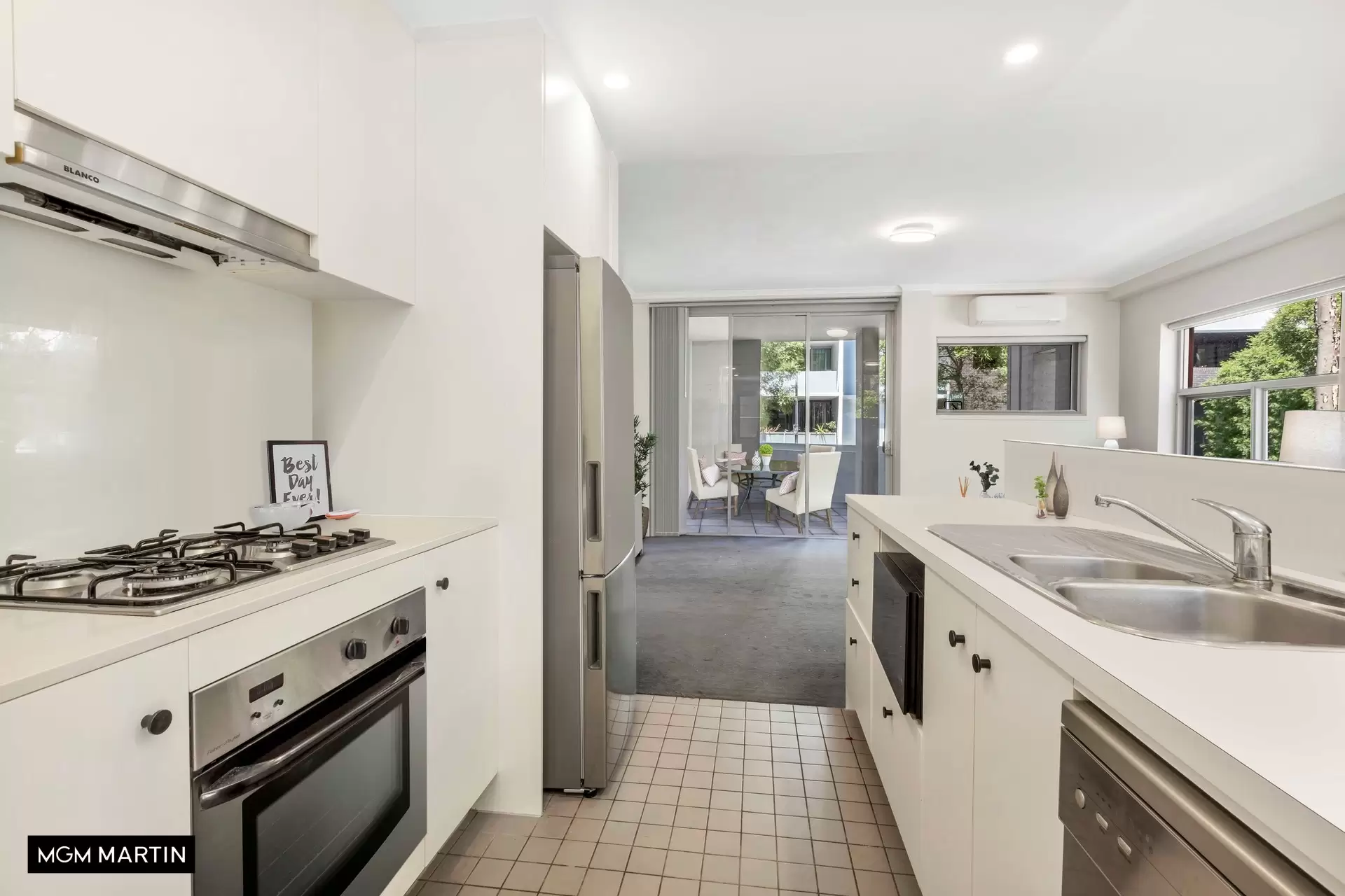 2/11 Grandstand Parade, Zetland Leased by MGM Martin - image 1