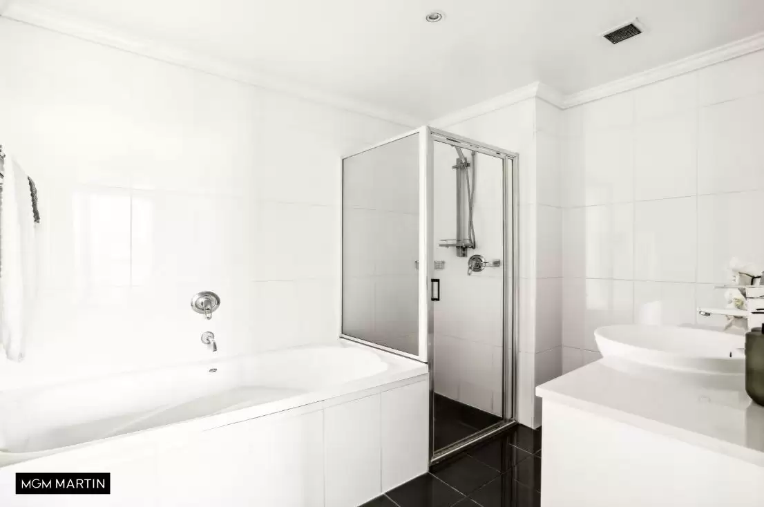 315/8 Lachlan Street, Waterloo Leased by MGM Martin - image 1