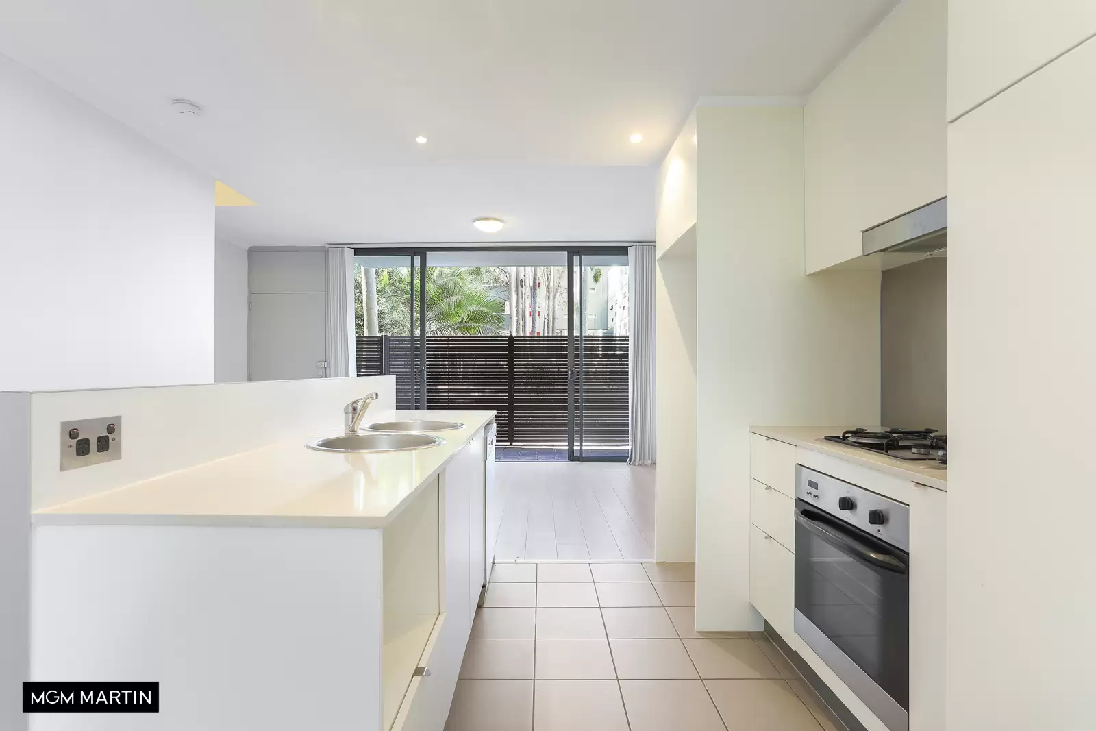 88/5A Victoria Park Parade, Zetland Leased by MGM Martin - image 1