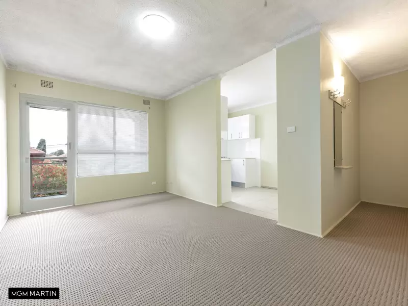 12/21 Mascot Drive, Eastlakes Leased by MGM Martin - image 1