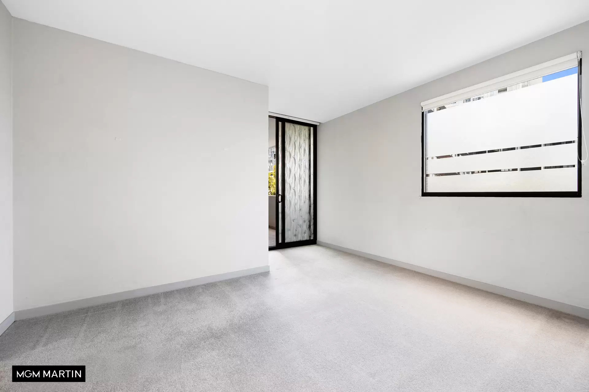 1420/1 Grandstand Parade, Zetland Leased by MGM Martin - image 1