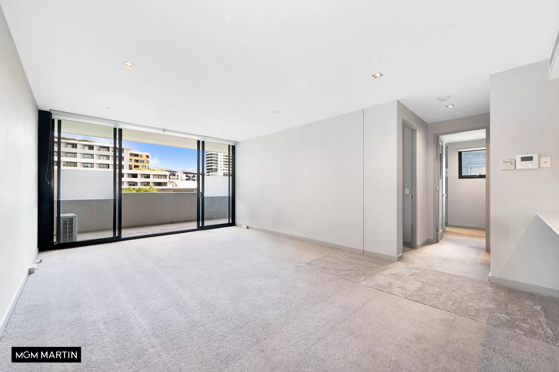 1420/1 Grandstand Parade, Zetland Leased by MGM Martin - image 1