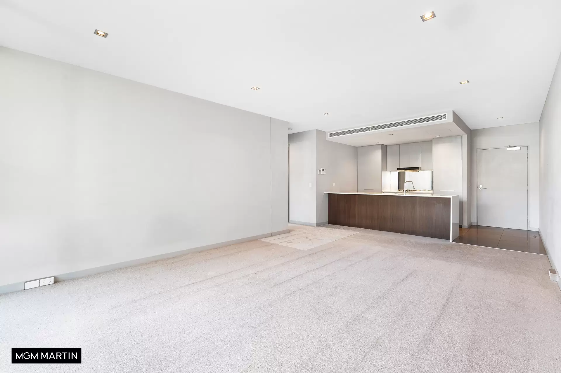 1420/1 Grandstand Parade, Zetland Leased by MGM Martin - image 1