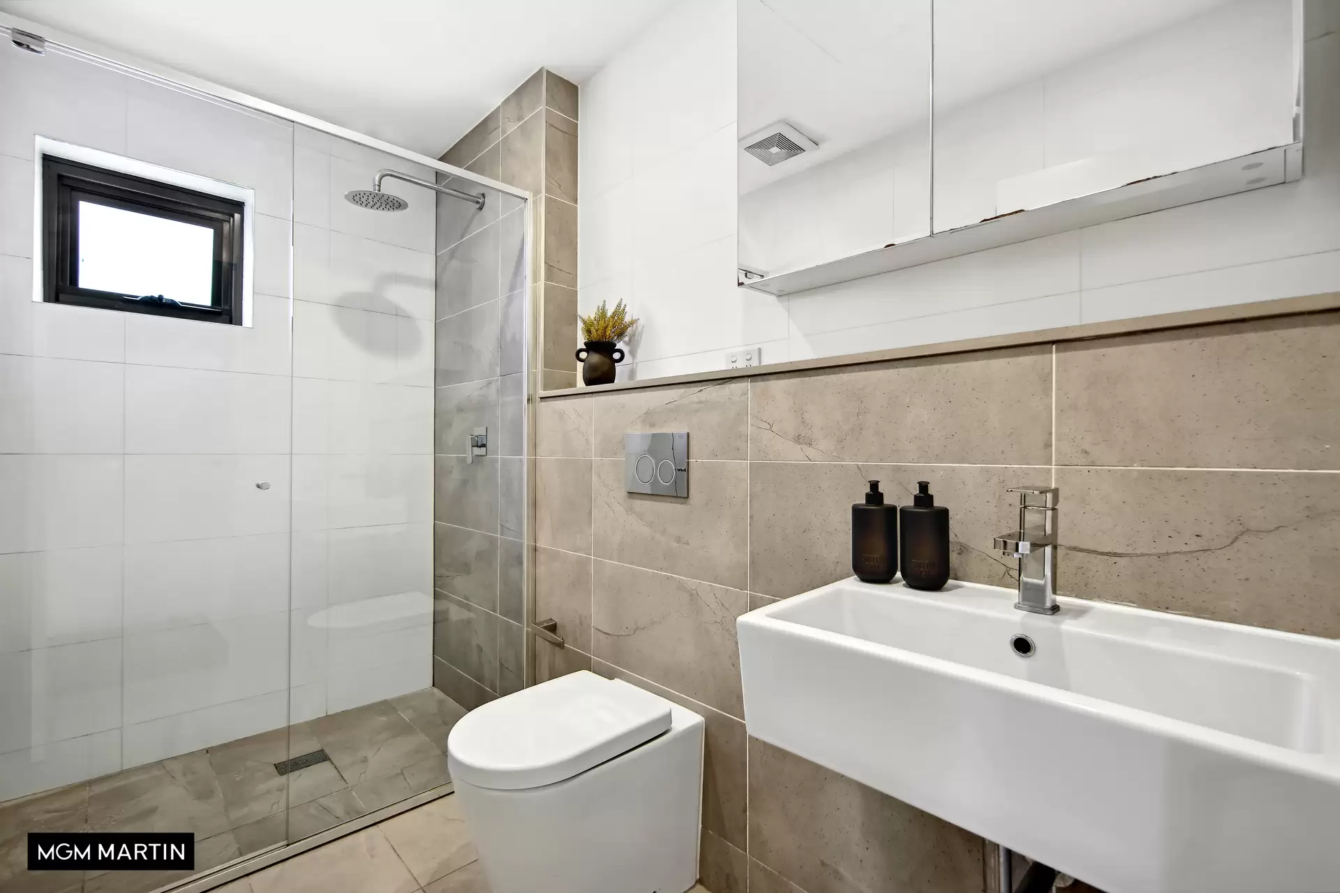 521/133-141 Botany Road, Waterloo Sold by MGM Martin - image 1
