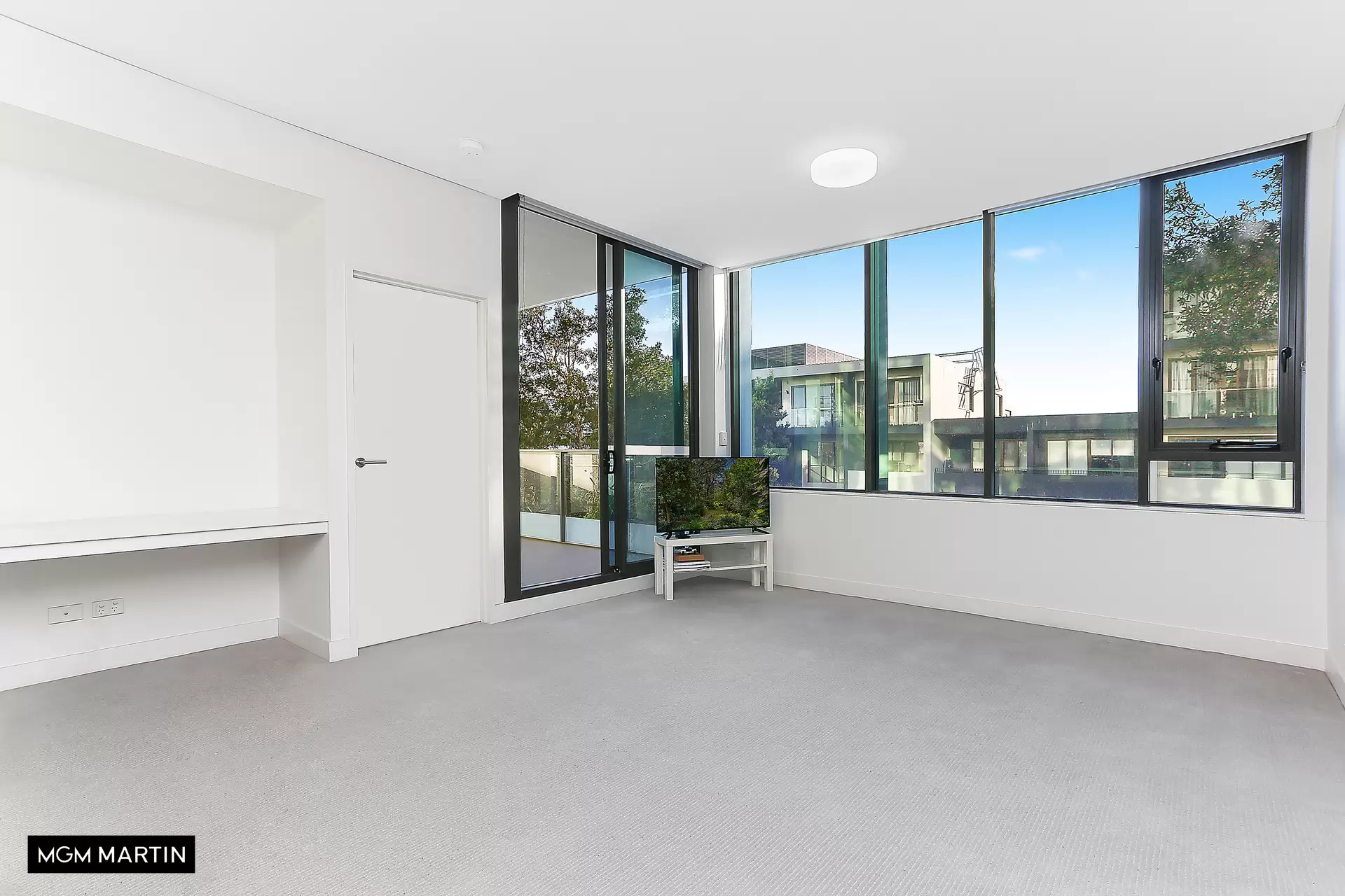 D303/14J Mentmore Avenue, Rosebery Leased by MGM Martin - image 1