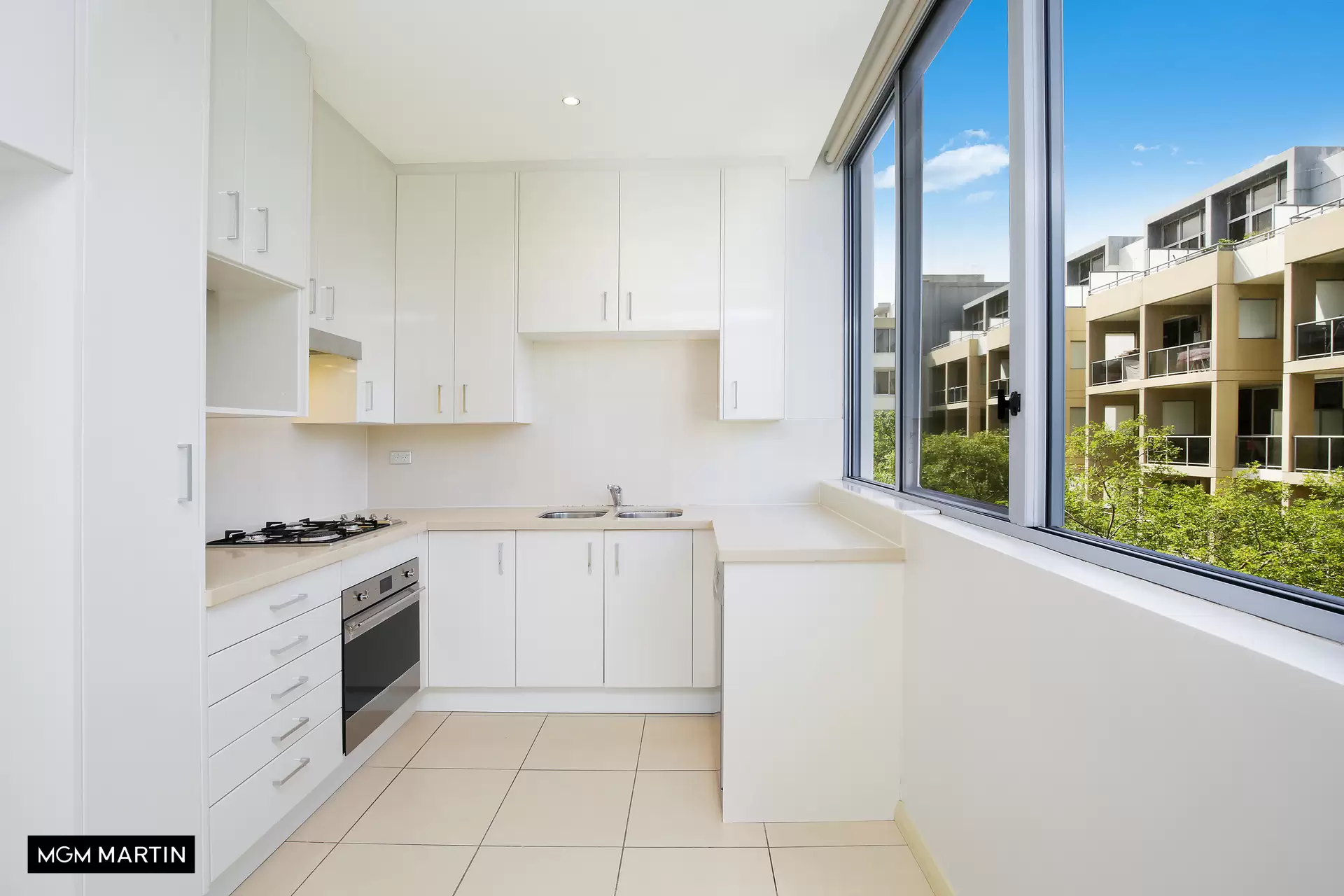 235/635 Gardeners Road, Mascot Leased by MGM Martin - image 1
