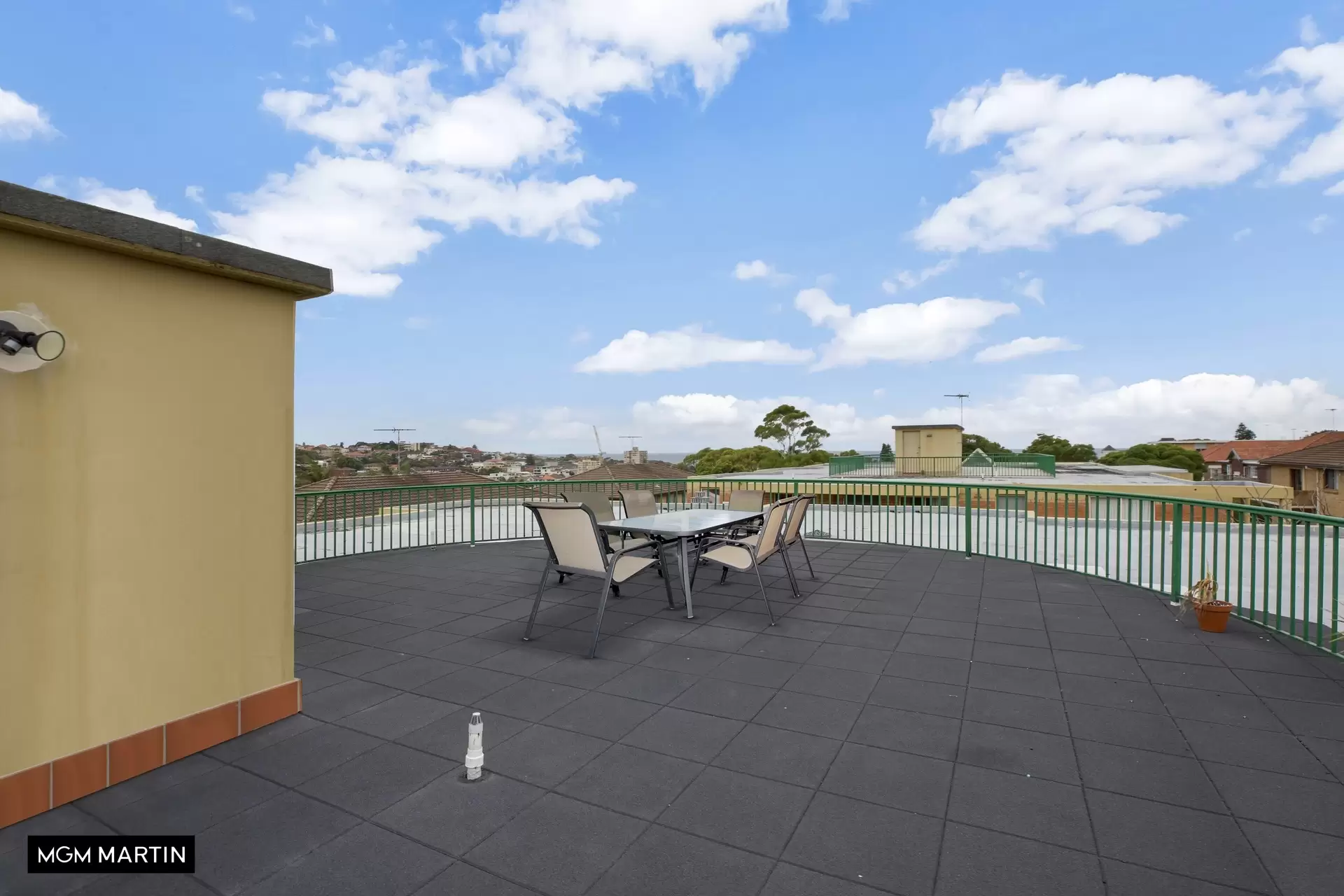 B9/90 Mount Street, Coogee Leased by MGM Martin - image 1
