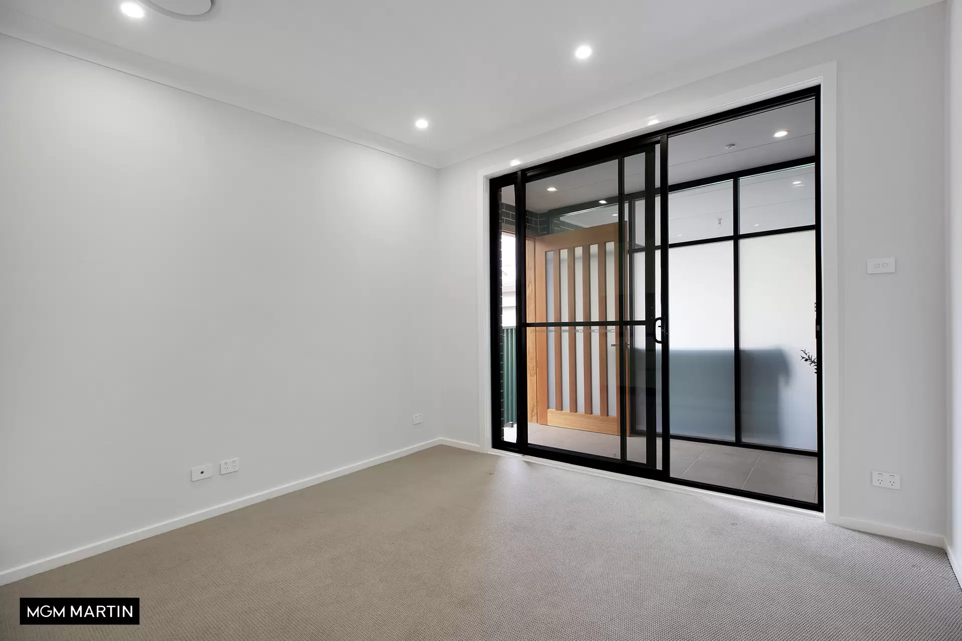 Flat 2/82 Sutherland Street, Mascot Leased by MGM Martin - image 1