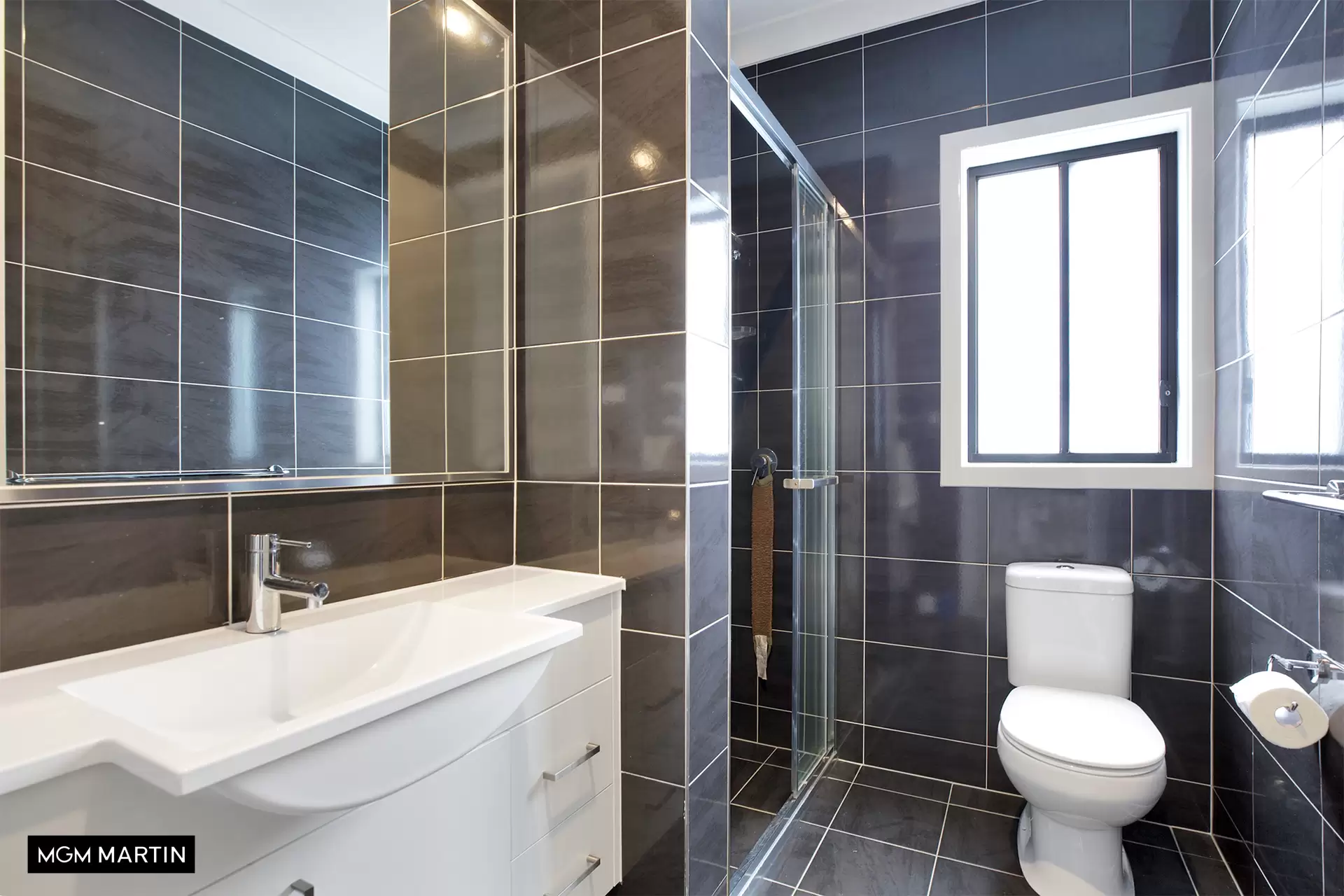 Flat 2/82 Sutherland Street, Mascot Leased by MGM Martin - image 1