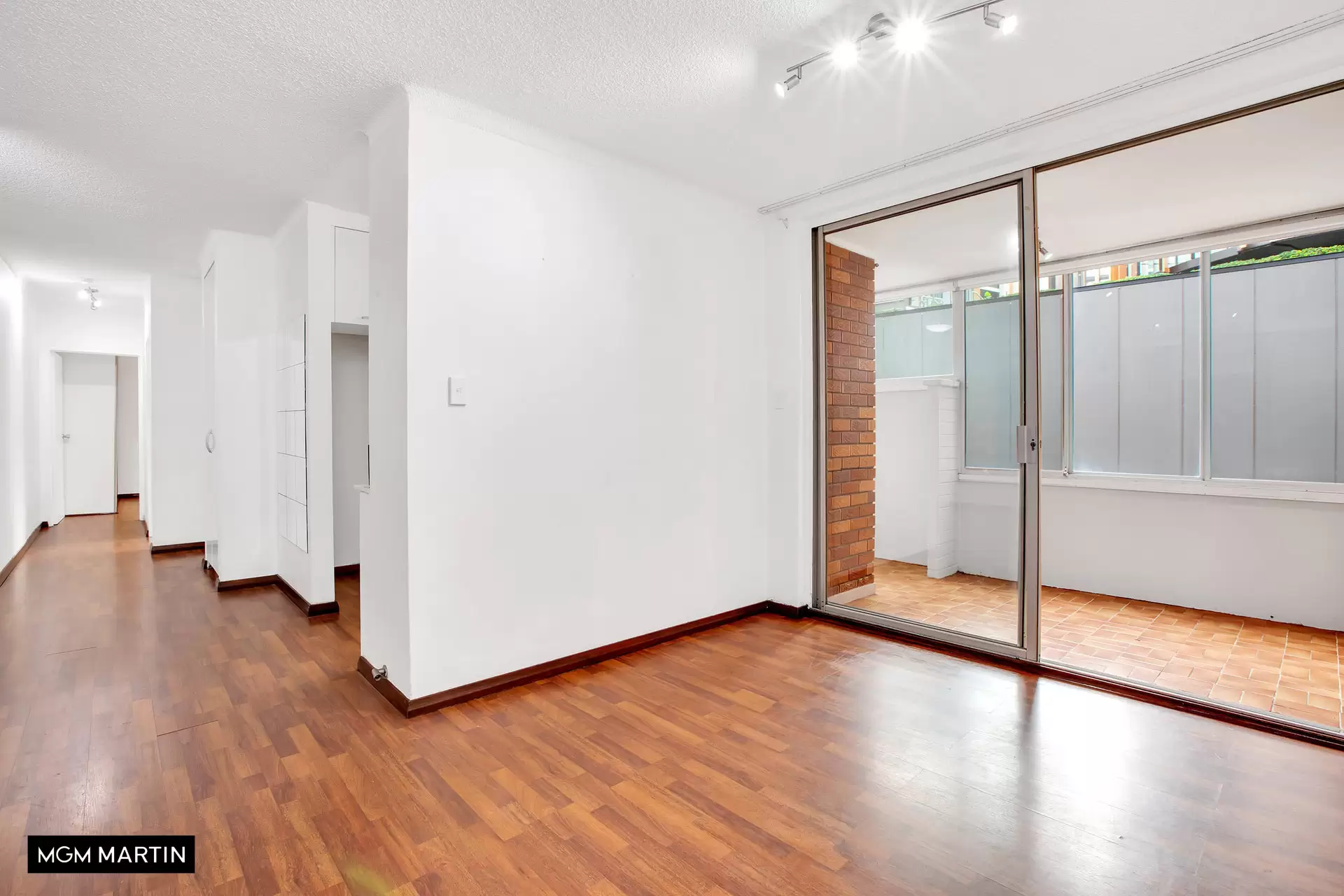 4/16 Evans Avenue, Eastlakes Leased by MGM Martin - image 1
