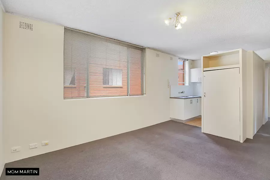 2/8 Barber Avenue, Eastlakes Leased by MGM Martin - image 1