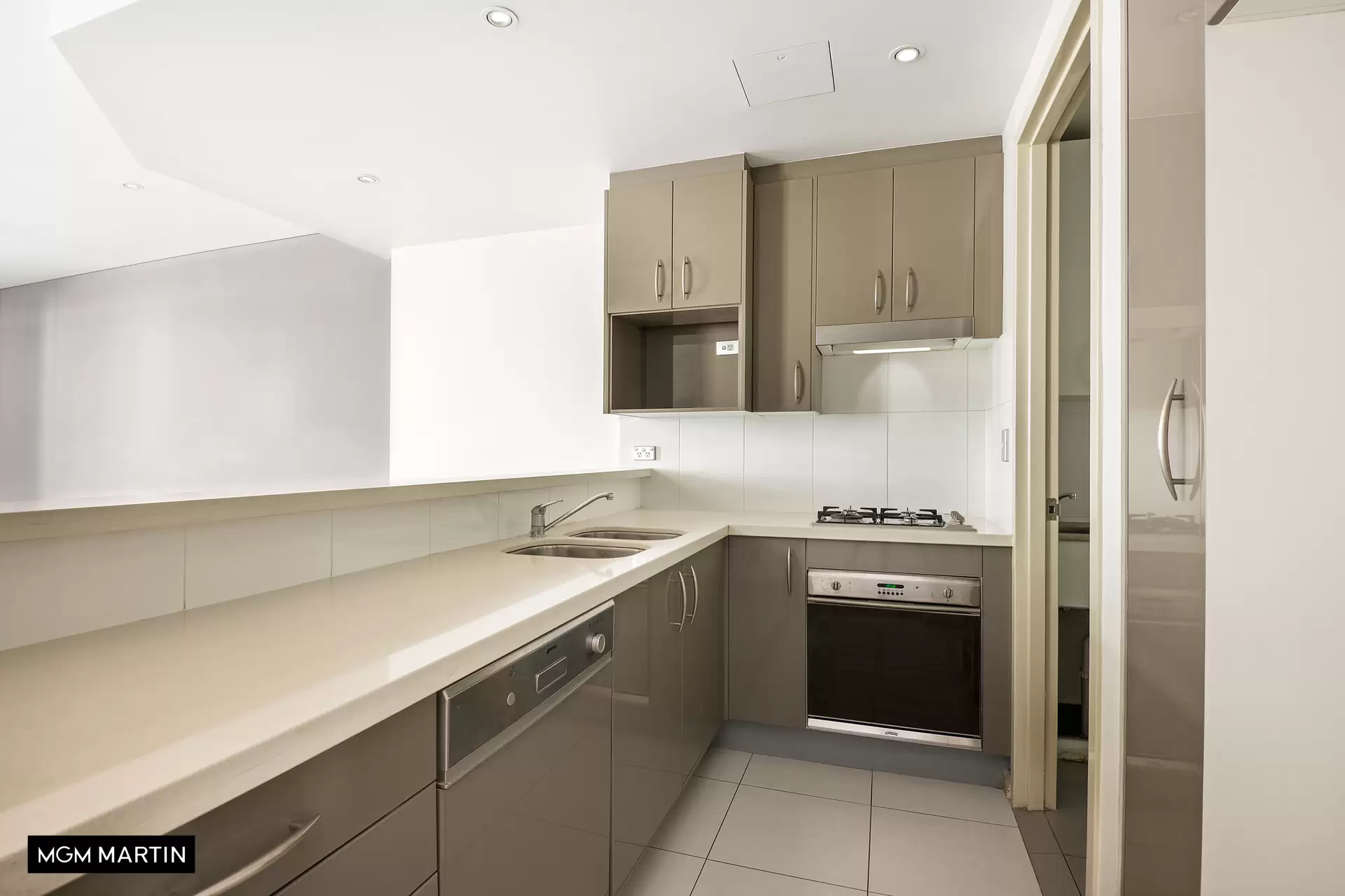 159/635 Gardeners Road, Mascot Leased by MGM Martin - image 1