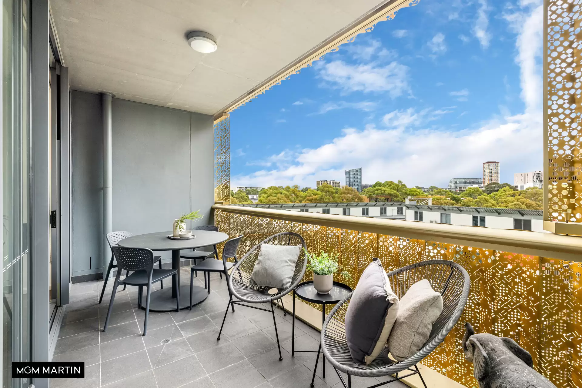 408/17 Gadigal Avenue, Zetland Sold by MGM Martin - image 1