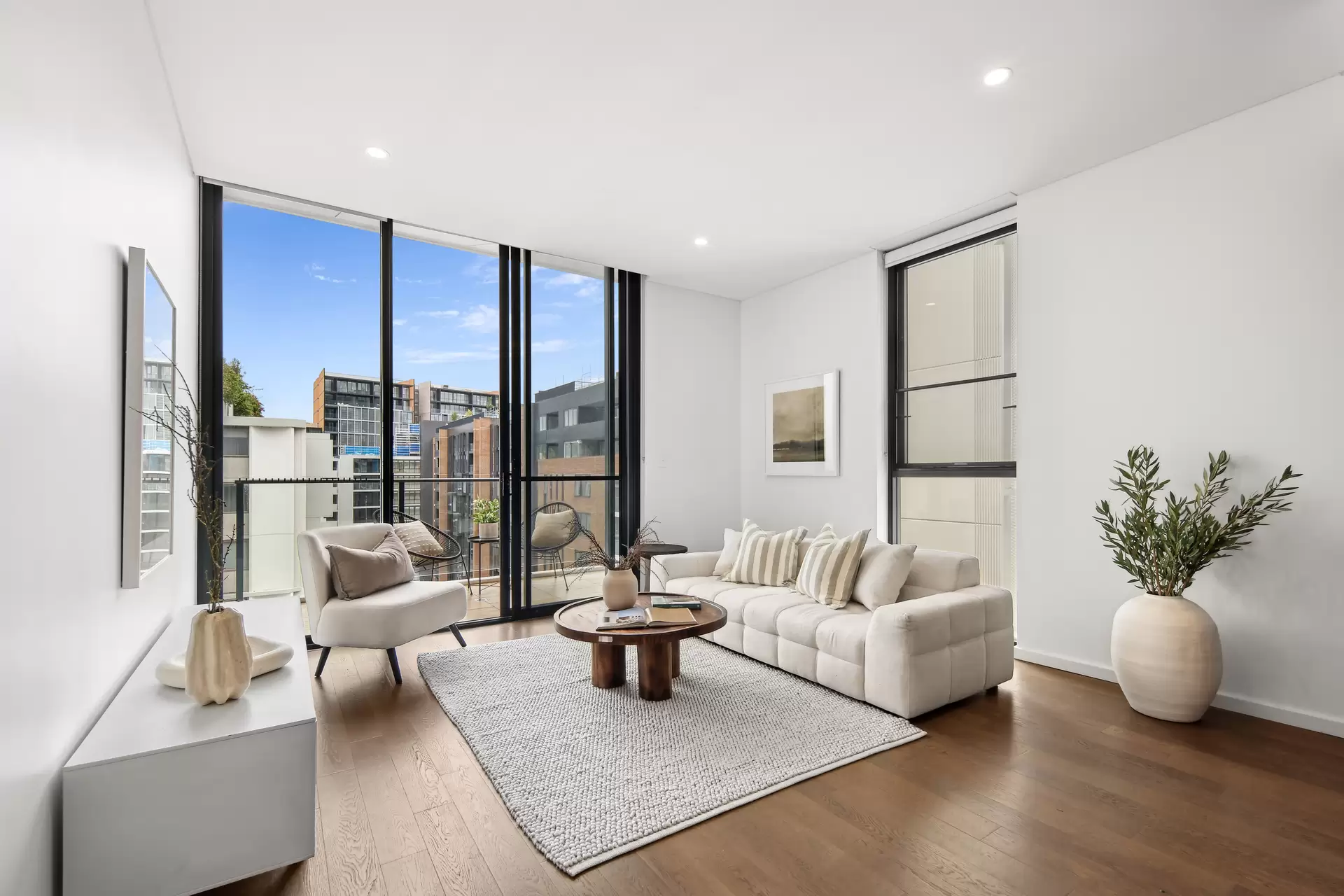 701/12 Paul Street, Zetland Sold by MGM Martin - image 1