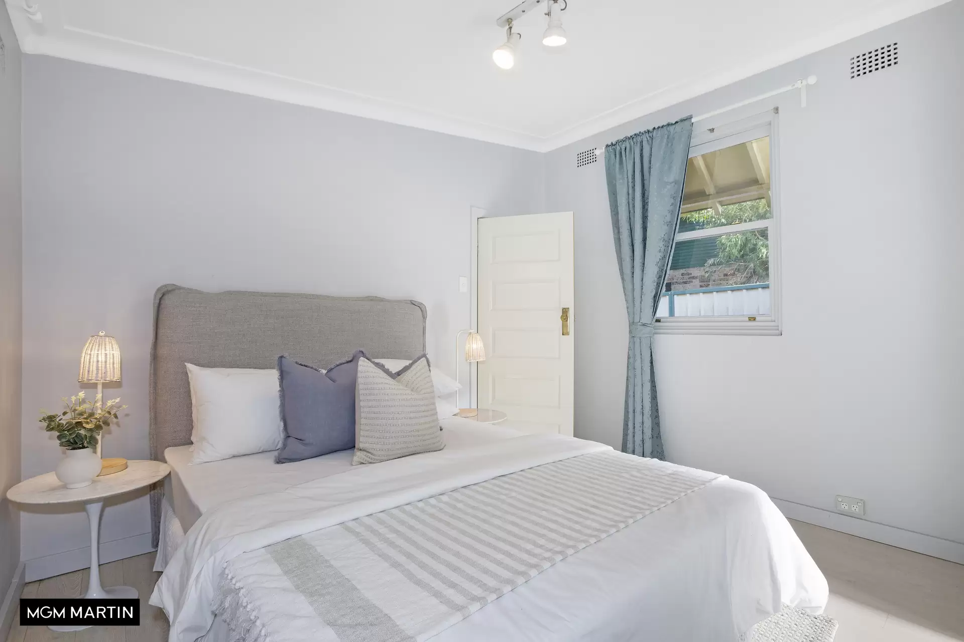 11 Hawthorne Street, Leichhardt Sold by MGM Martin - image 1