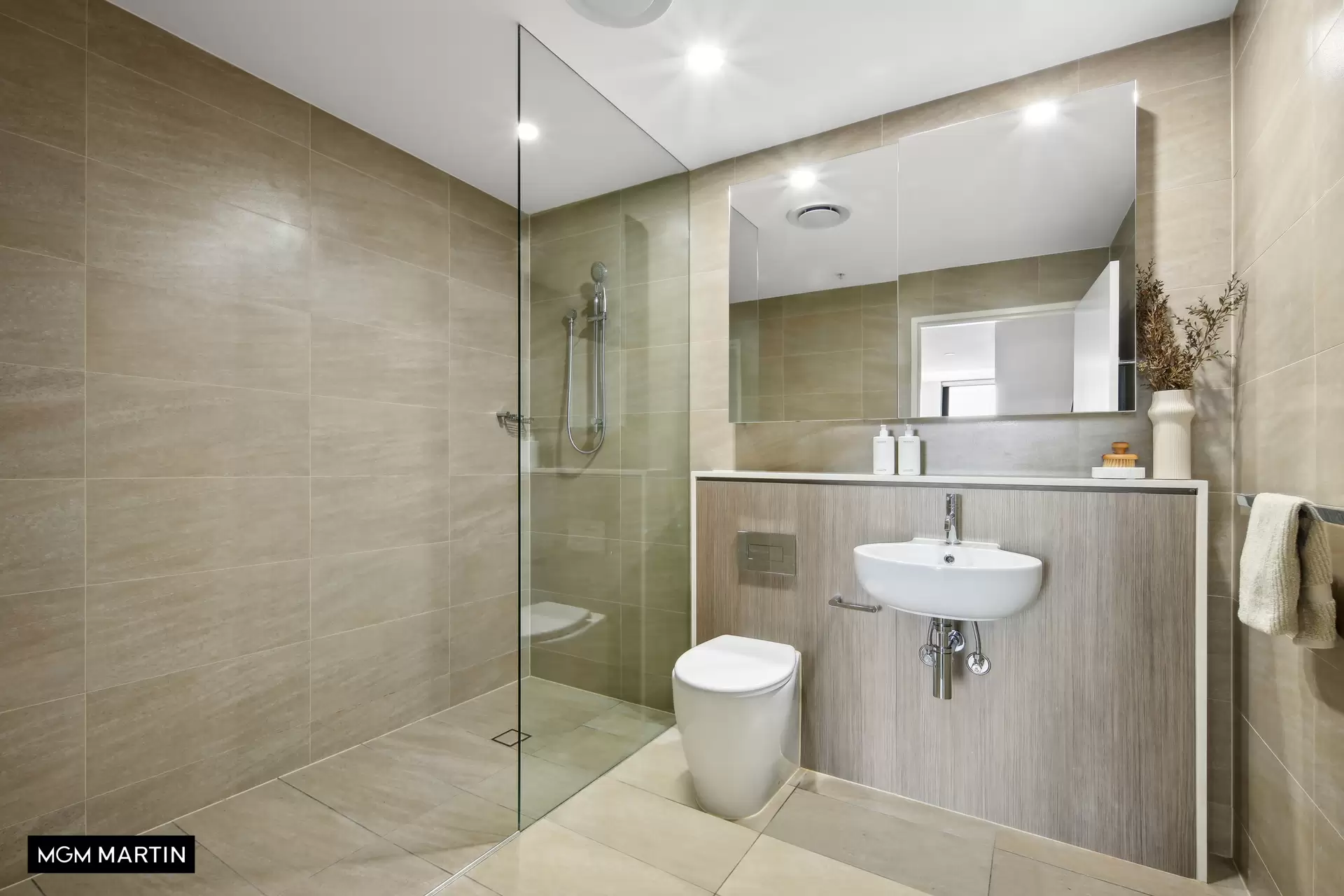 2514/6 Kingsborough Way, Zetland Leased by MGM Martin - image 1