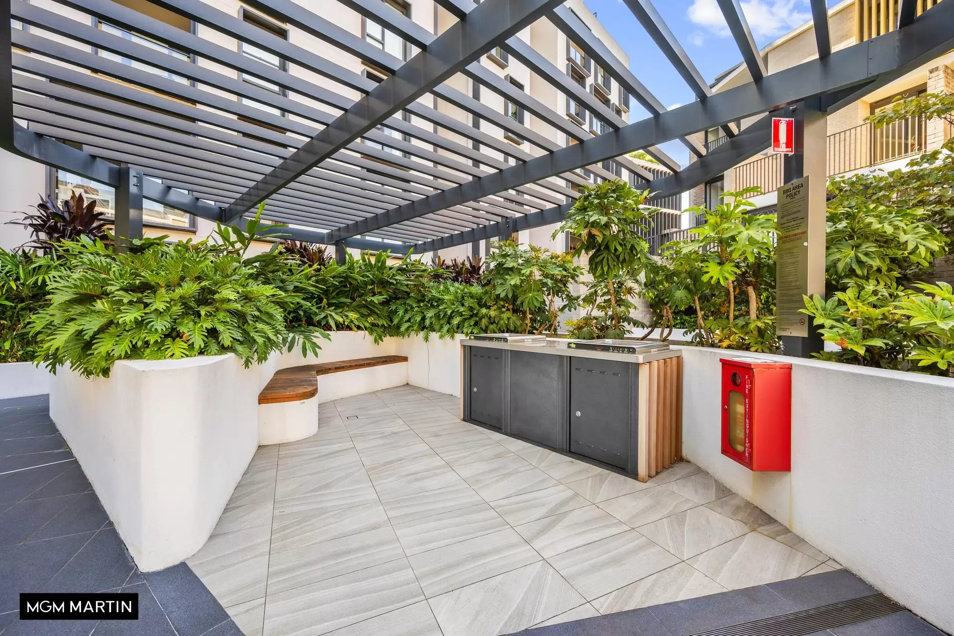2415/6 Kingsborough Way, Zetland Leased by MGM Martin - image 1