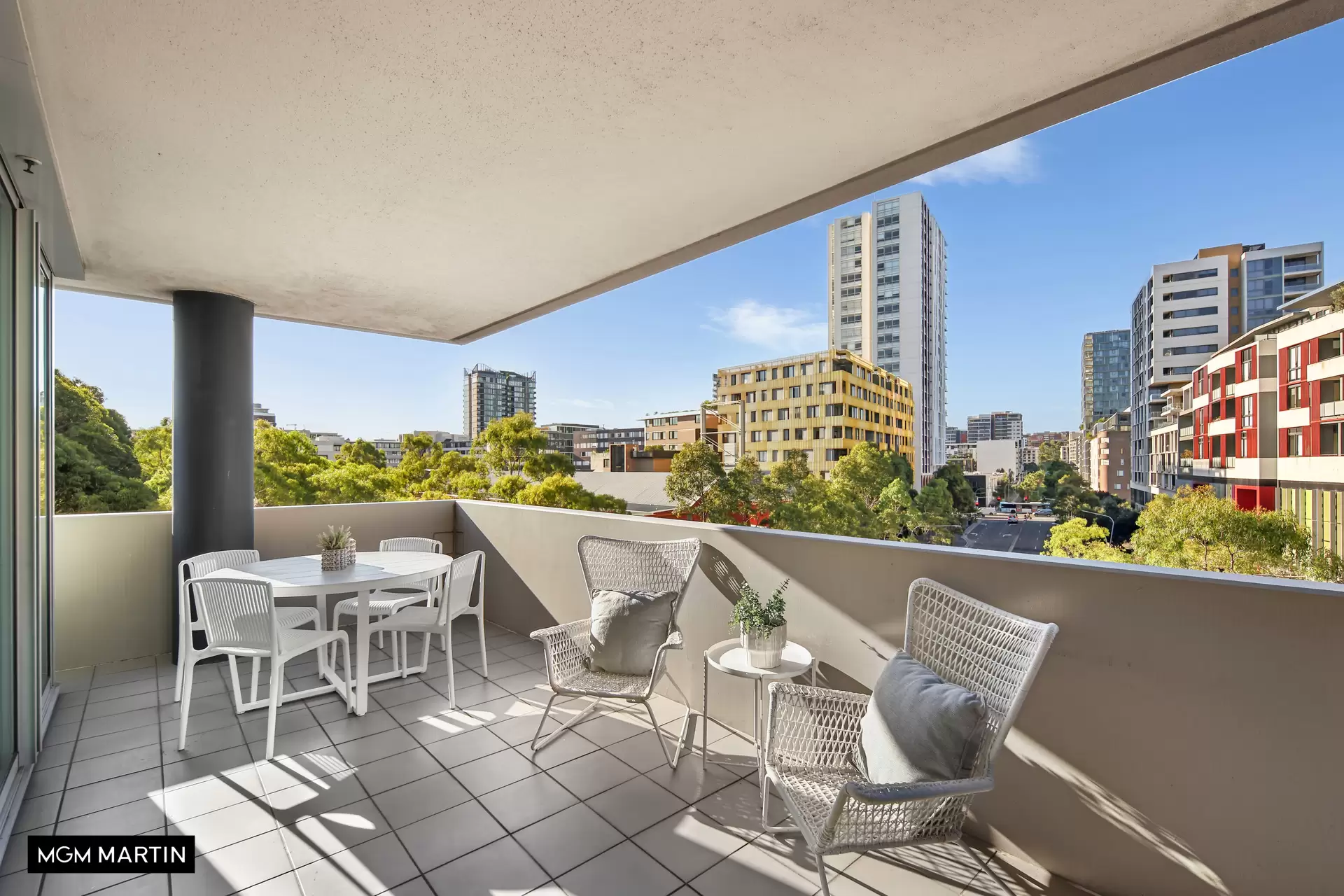 20/22 Gadigal Avenue, Zetland Sold by MGM Martin - image 1