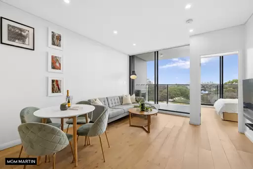 905/10 Gertrude Street, Wolli Creek Sold by MGM Martin