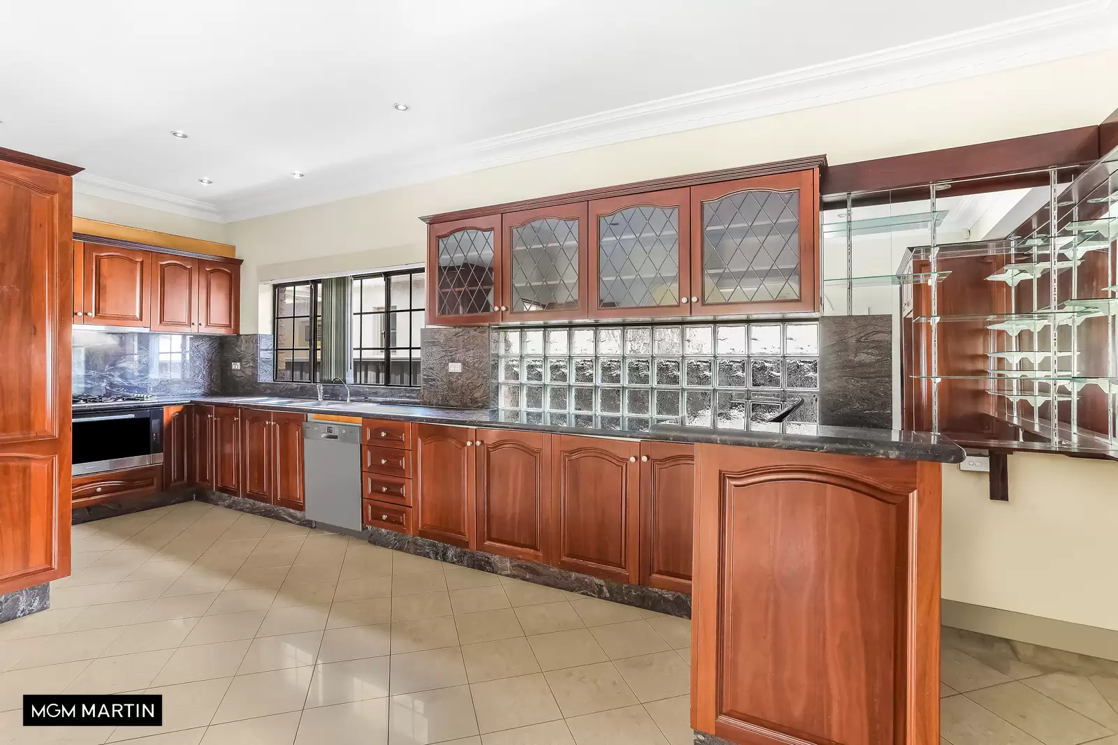 11 King Street, Eastlakes Leased by MGM Martin - image 1