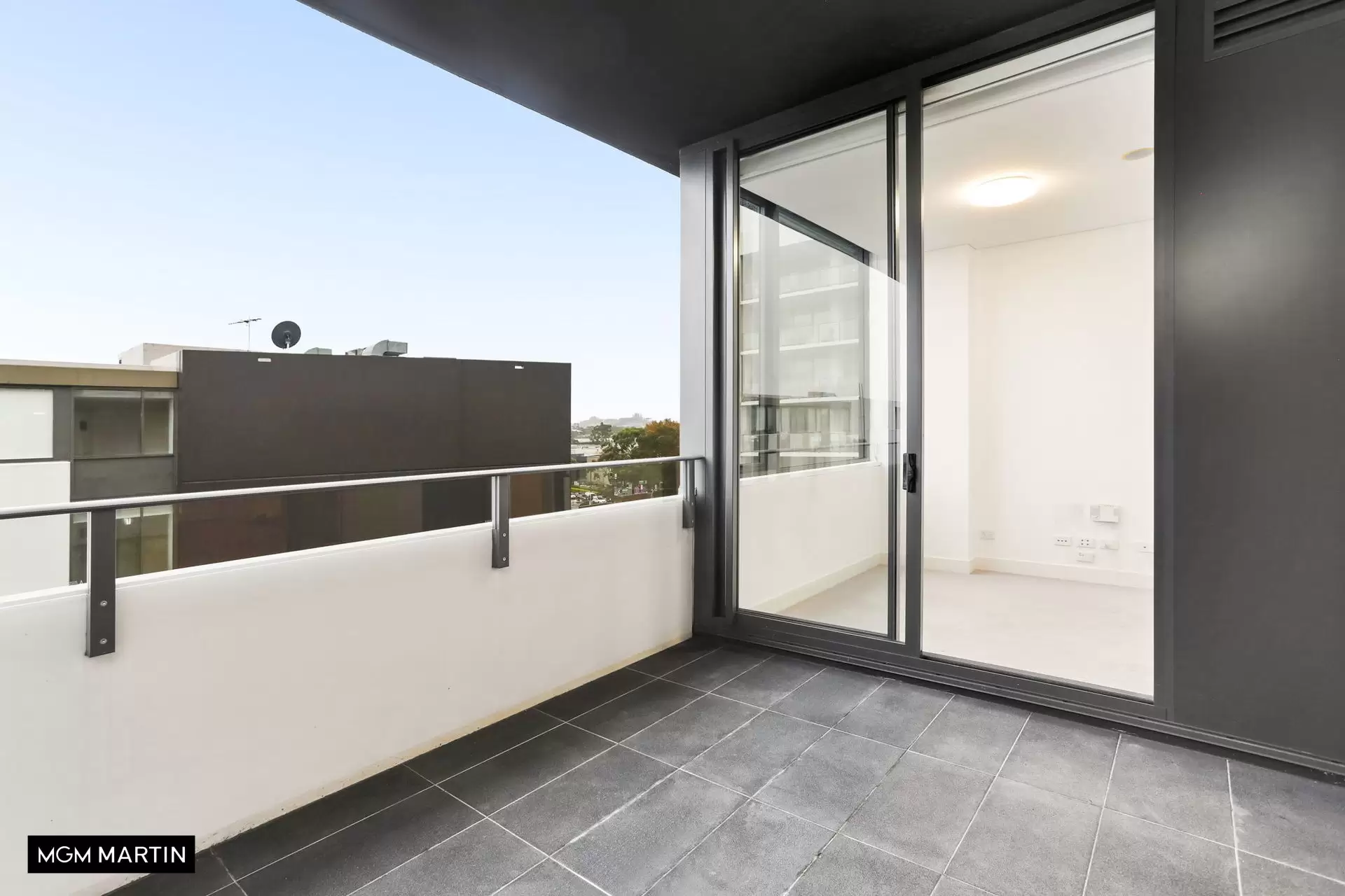 190/619 Gardeners Road, Mascot Leased by MGM Martin - image 1