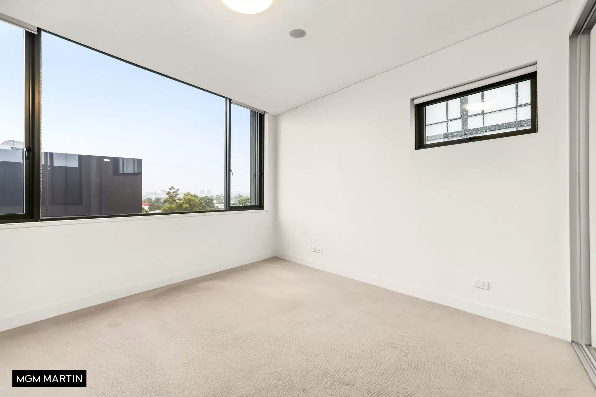 190/619 Gardeners Road, Mascot Leased by MGM Martin - image 1