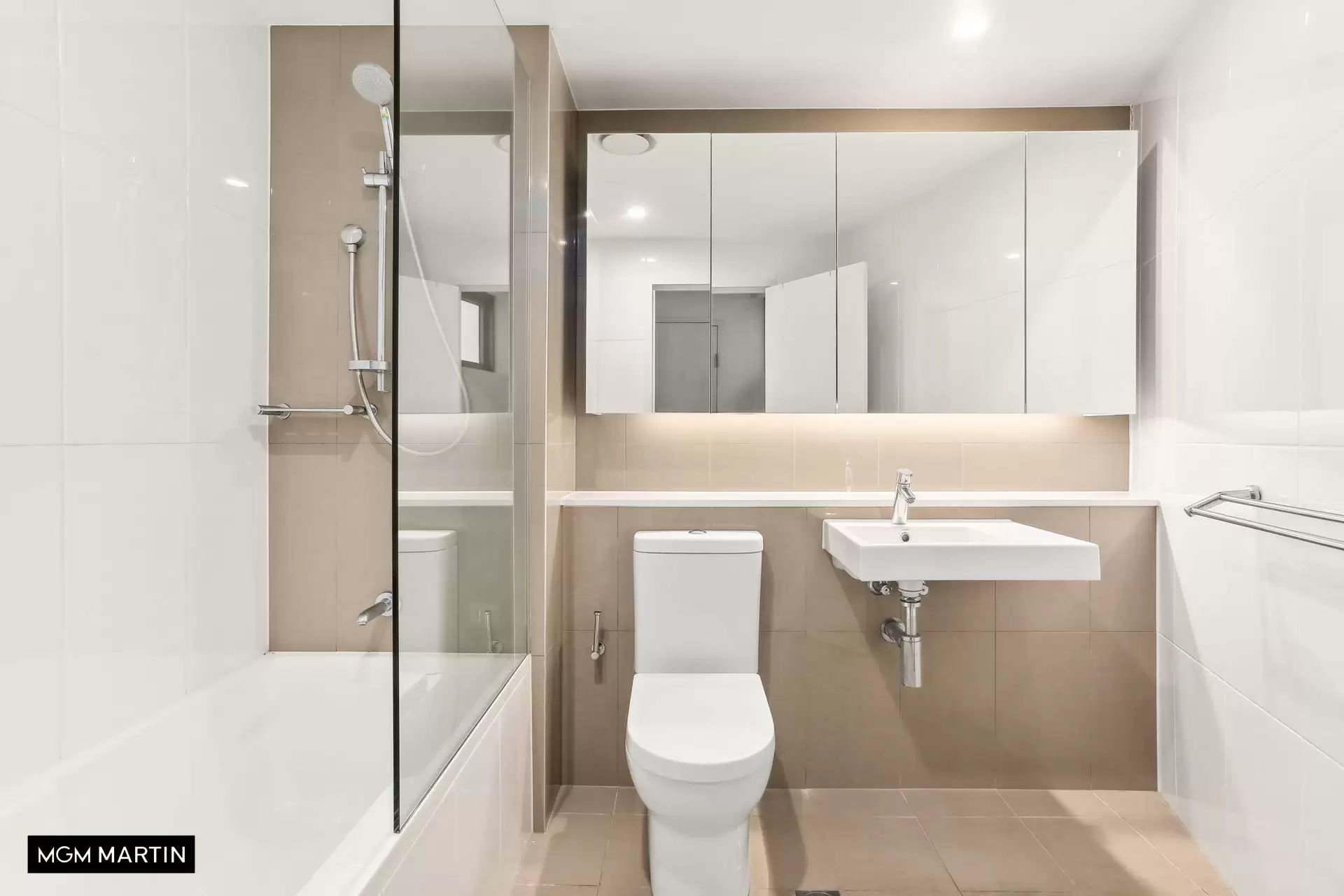 190/619 Gardeners Road, Mascot Leased by MGM Martin - image 1