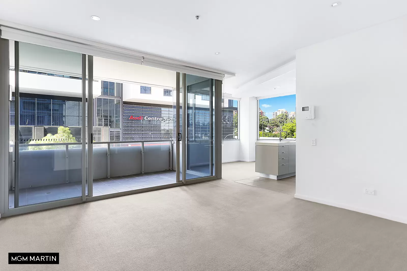 15/6A Defries Avenue, Zetland Leased by MGM Martin - image 1