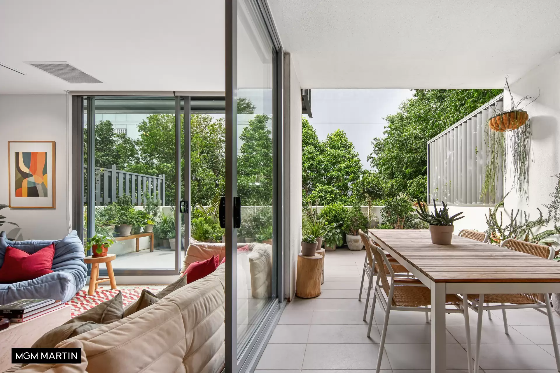 D135/810 Elizabeth Street, Waterloo Sold by MGM Martin - image 1