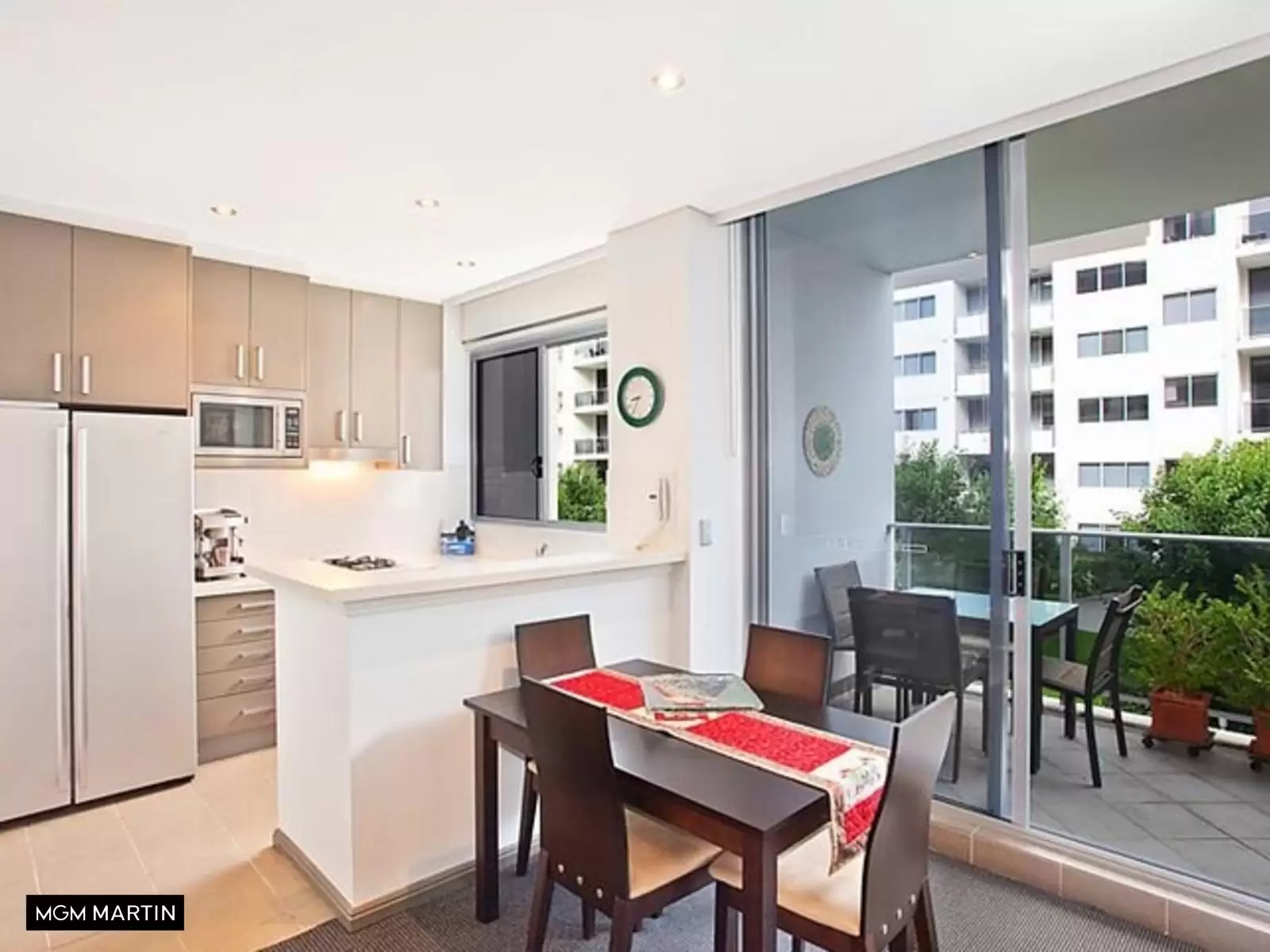 423/4 Spring Street, Rosebery Leased by MGM Martin - image 1