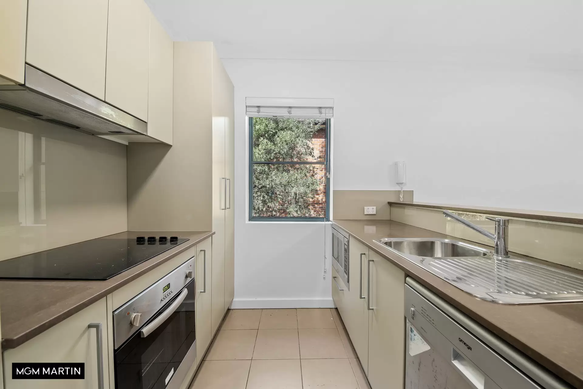 12A/86-92 Doncaster Avenue, Kensington Leased by MGM Martin - image 1