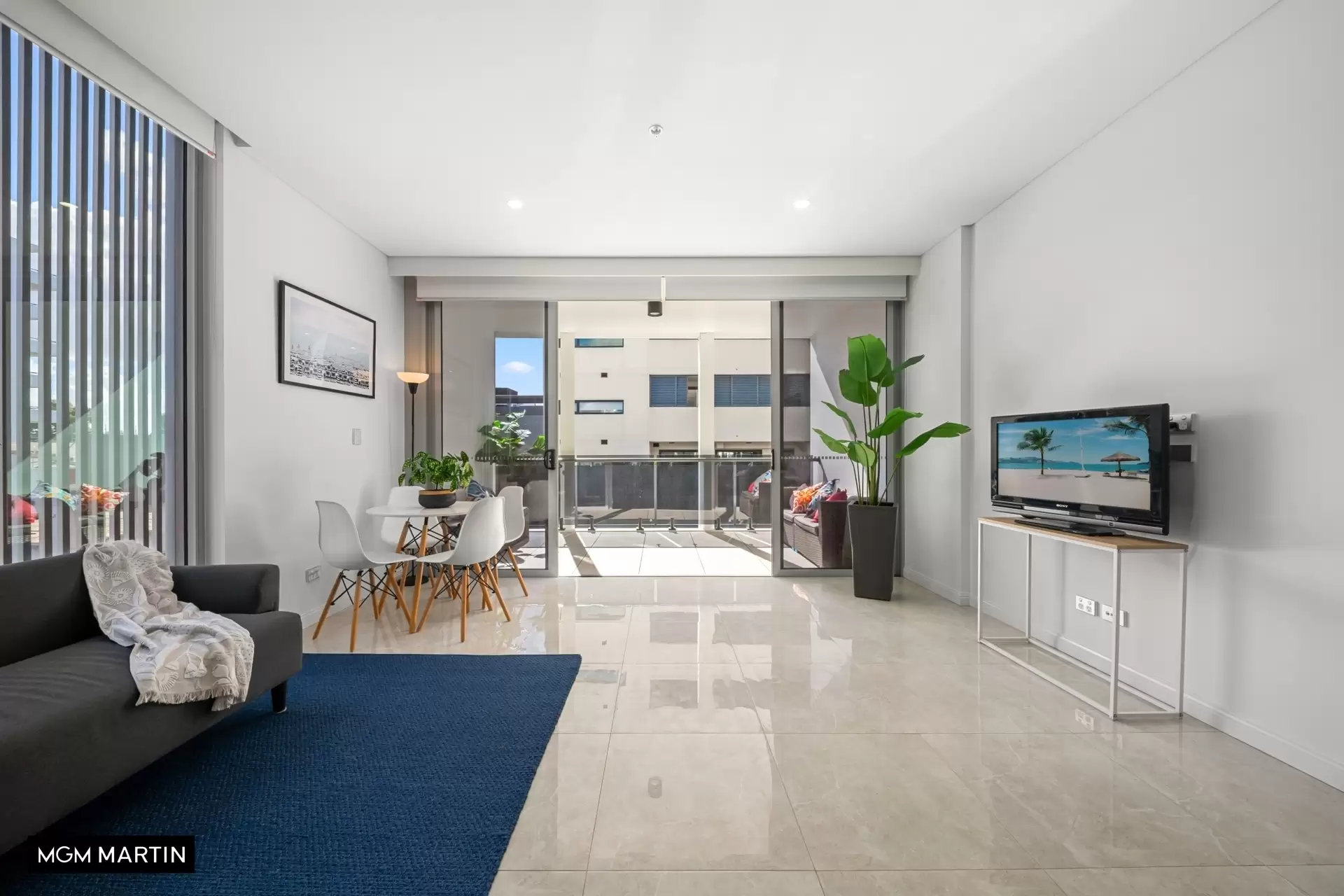 214/551-555 Gardeners Road, Mascot Sold by MGM Martin - image 1