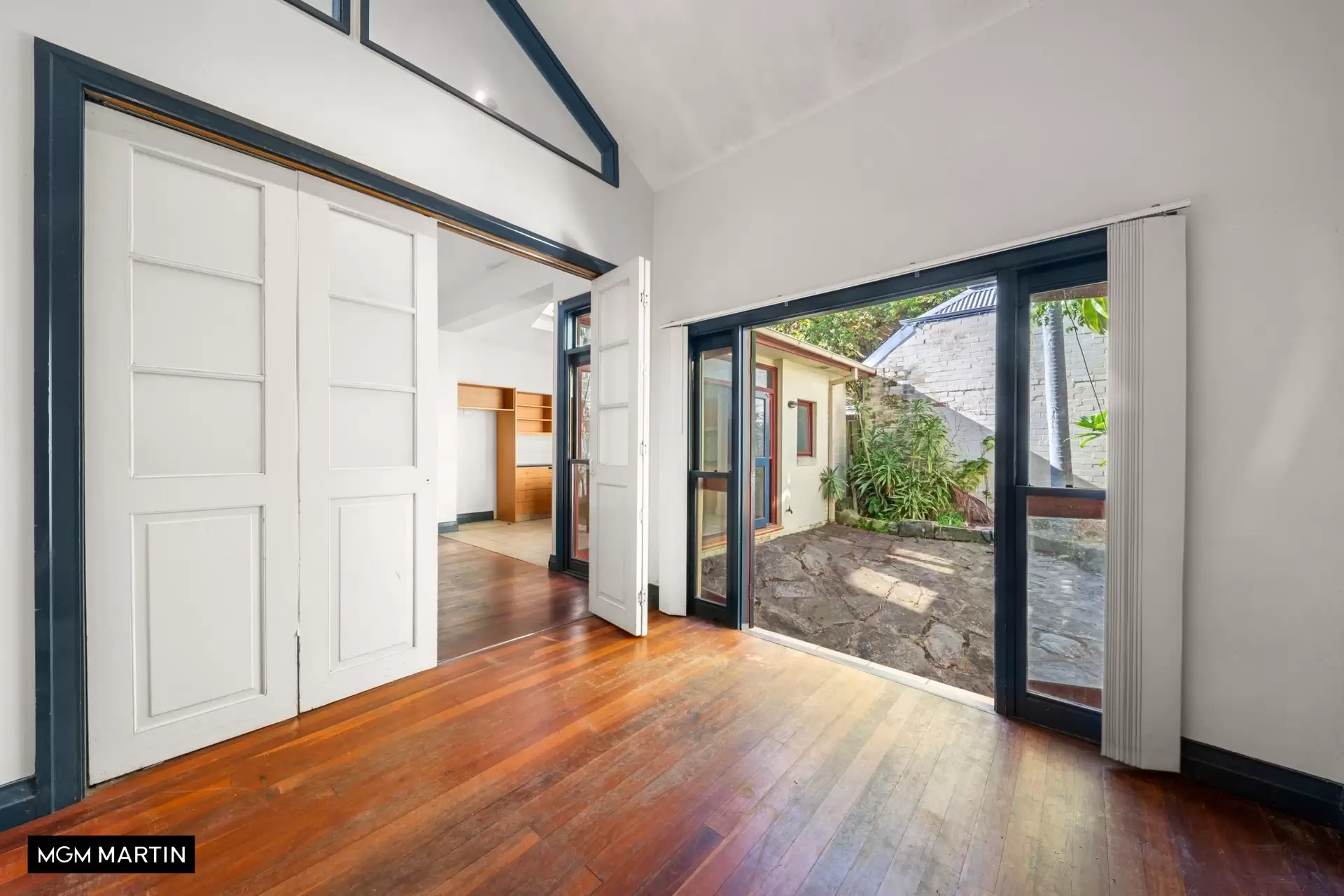 5 Bathurst Street, Woollahra Sold by MGM Martin - image 1