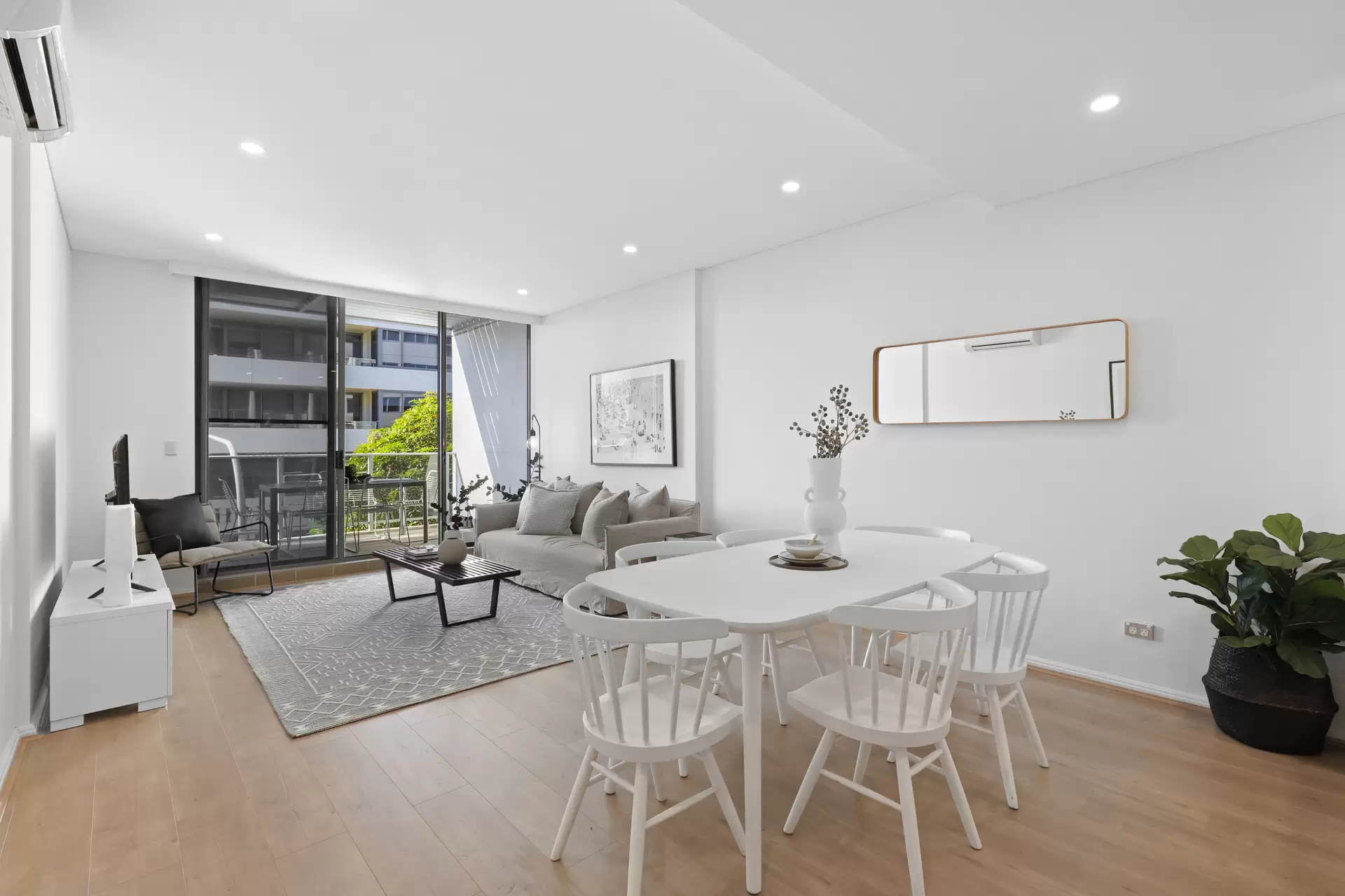 416/2 Spring Street, Rosebery Sold by MGM Martin - image 1