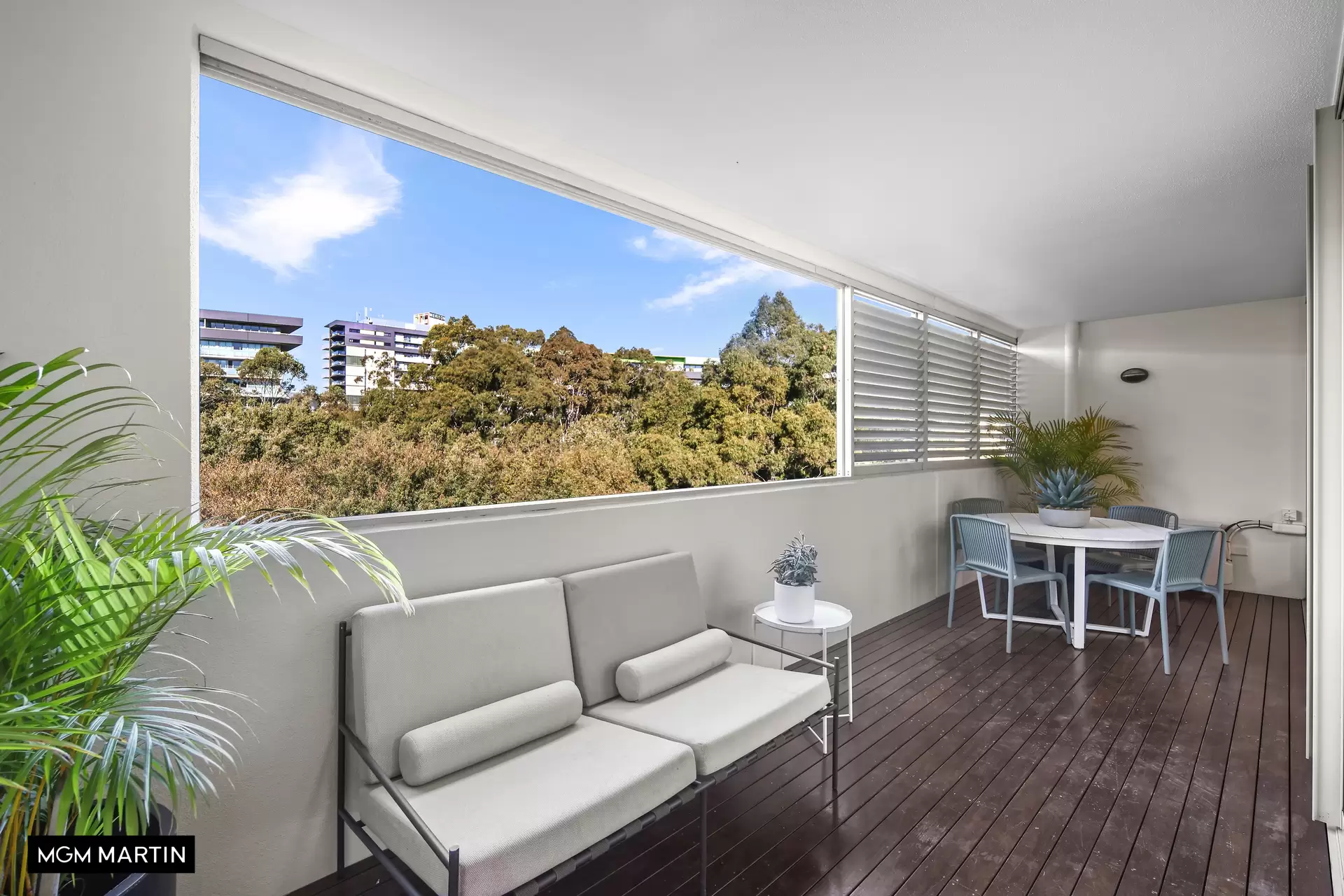 13/3 Victoria Park Parade, Zetland Sold by MGM Martin - image 1